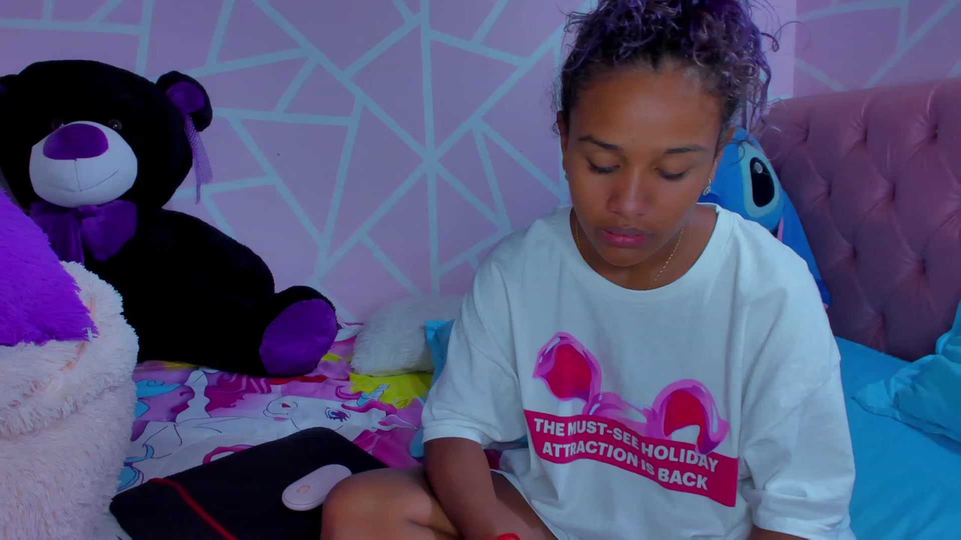 Gallery image thumbnail from Violet_Fit's myfreecams stream on, 06/05/2023, 13:21 image 1 of 20