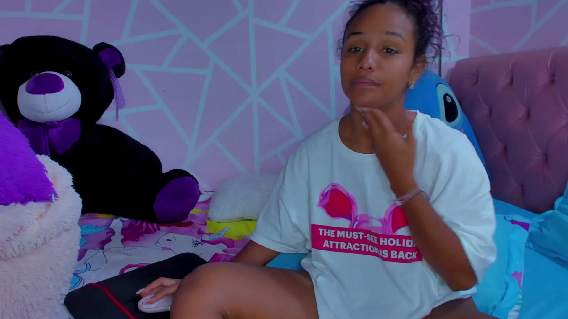 Gallery image thumbnail from Violet_Fit's myfreecams stream on, 06/05/2023, 13:21 image 17 of 20