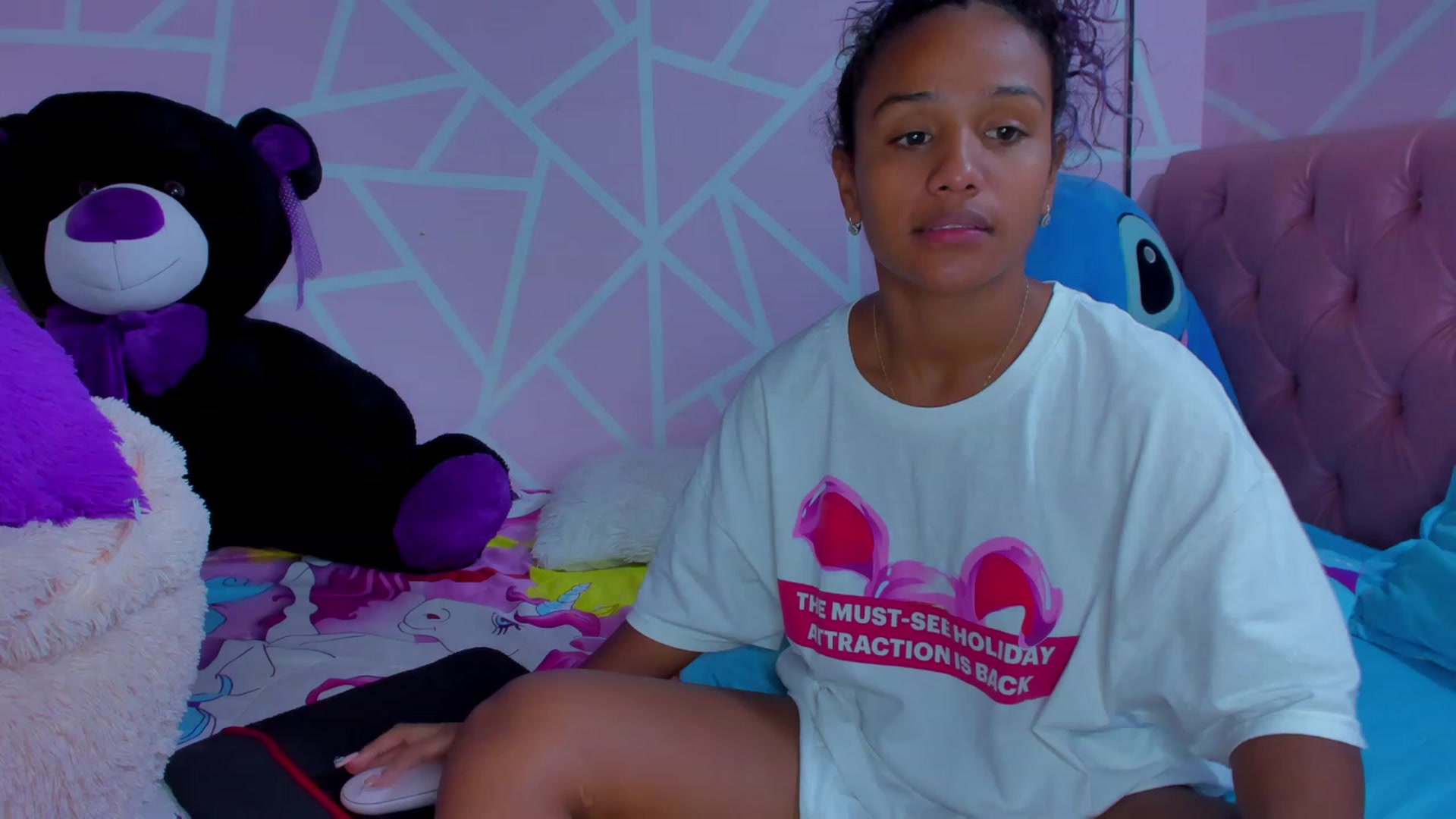 Gallery image thumbnail from Violet_Fit's myfreecams stream on, 06/05/2023, 13:21 image 10 of 20