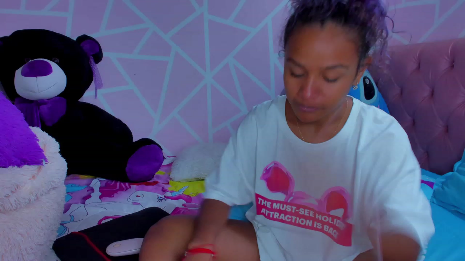 Gallery image thumbnail from Violet_Fit's myfreecams stream on, 06/05/2023, 13:21 image 14 of 20