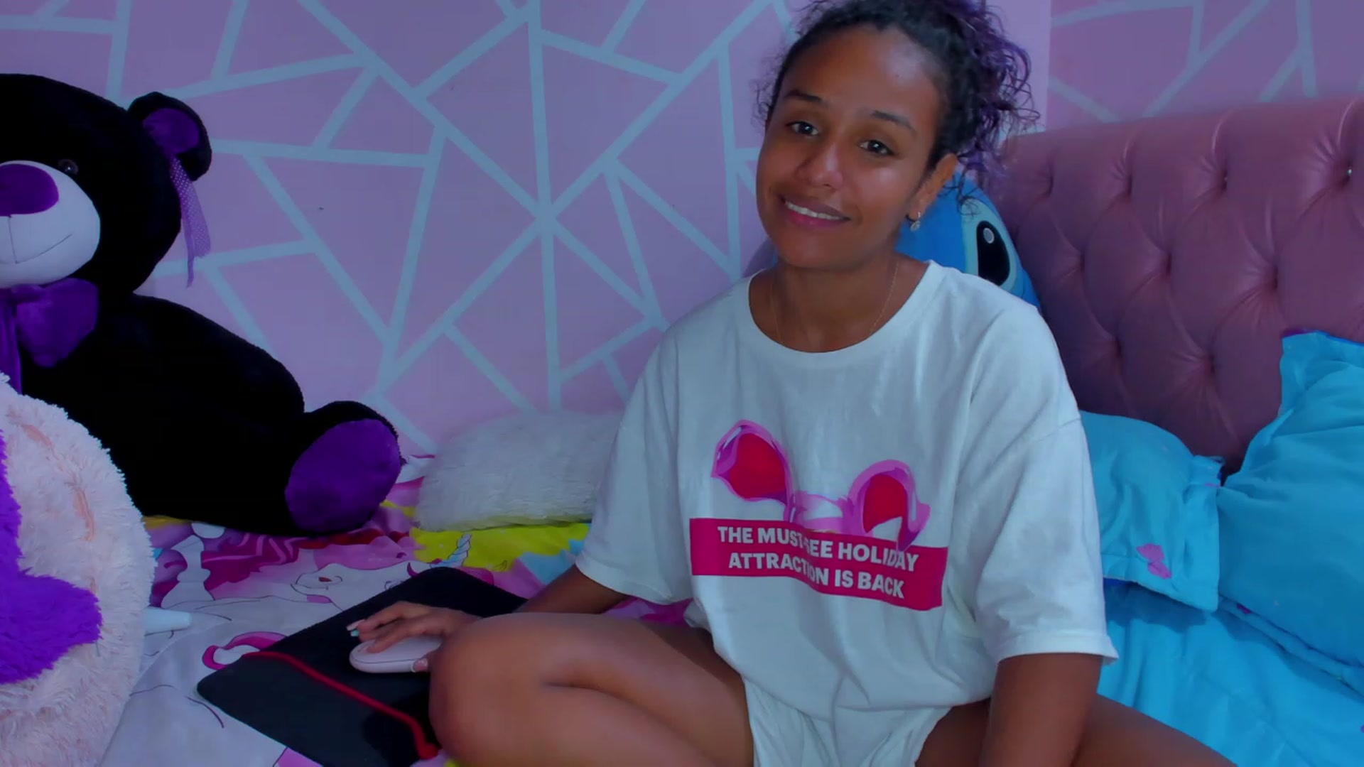 Gallery image thumbnail from Violet_Fit's myfreecams stream on, 06/05/2023, 15:34 image 17 of 20