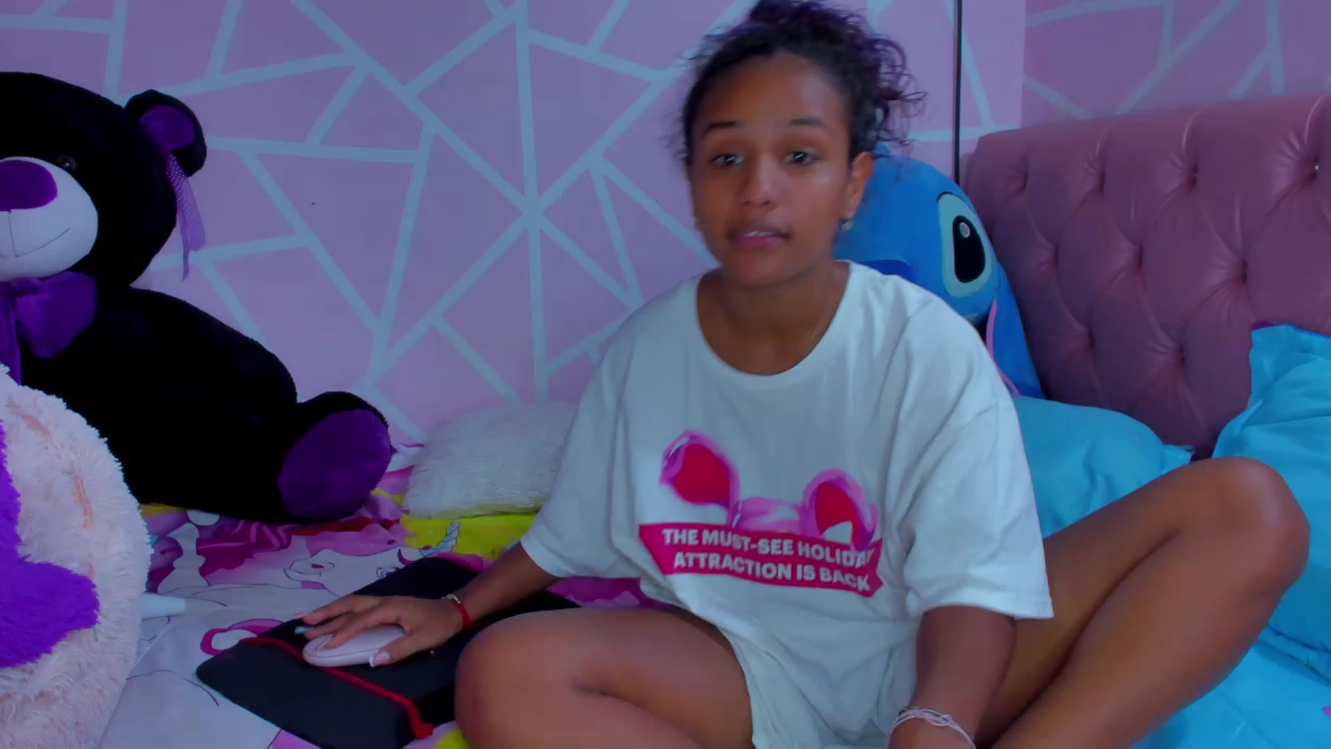 Gallery image thumbnail from Violet_Fit's myfreecams stream on, 06/05/2023, 15:34 image 19 of 20
