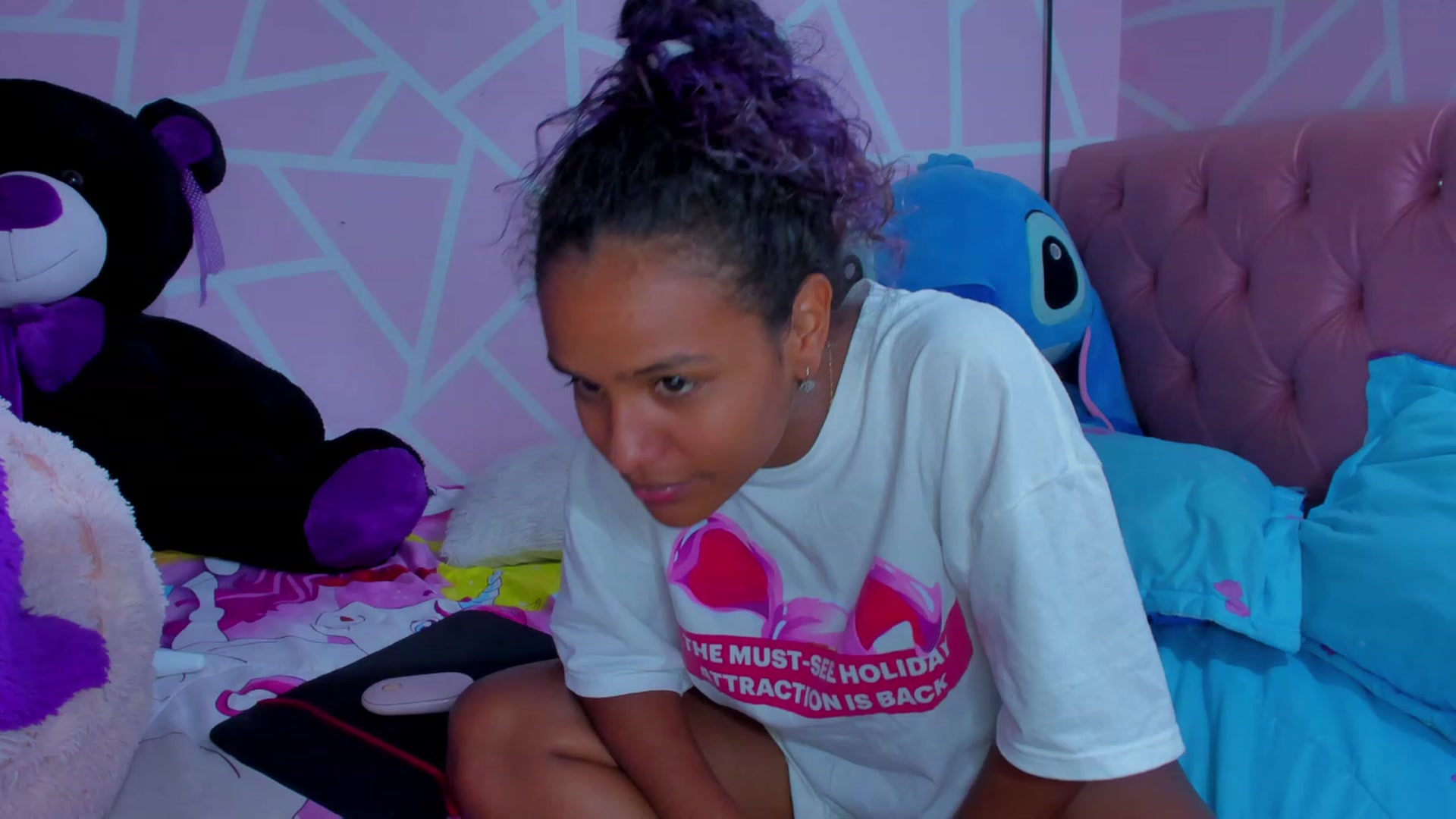 Gallery image thumbnail from Violet_Fit's myfreecams stream on, 06/05/2023, 15:34 image 14 of 20