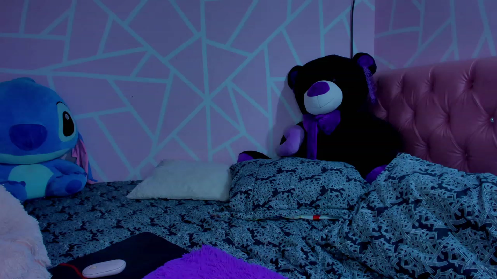 Gallery image thumbnail from Violet_Fit's myfreecams stream on, 06/07/2023, 14:37 image 20 of 20