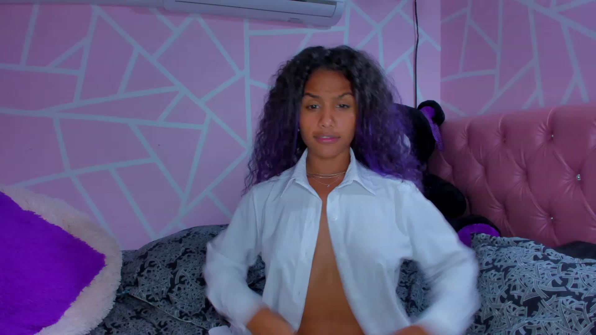 Gallery image thumbnail from Violet_Fit's myfreecams stream on, 06/09/2023, 16:22 image 10 of 20