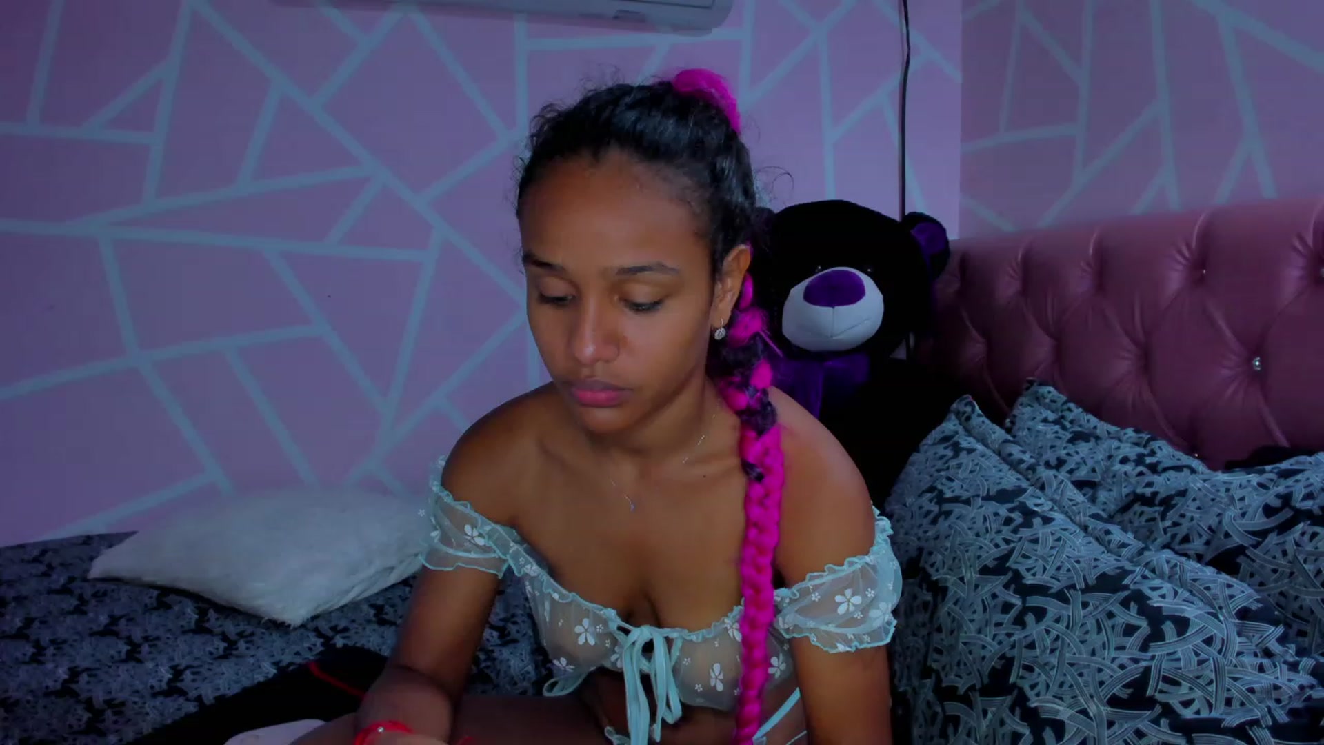 Gallery image thumbnail from Violet_Fit's myfreecams stream on, 06/14/2023, 15:47 image 2 of 20