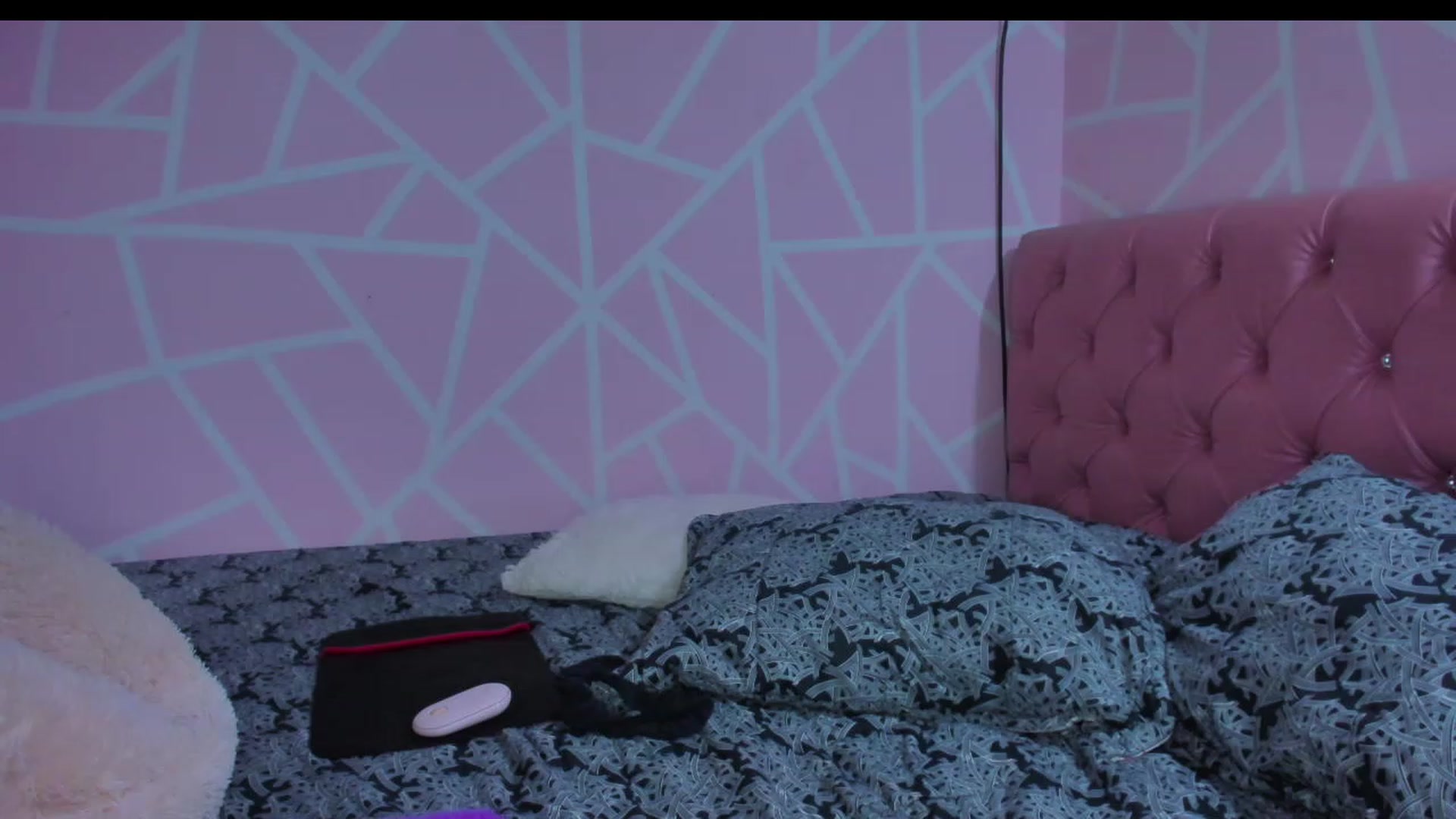 Gallery image thumbnail from Violet_Fit's myfreecams stream on, 06/16/2023, 15:27 image 3 of 20