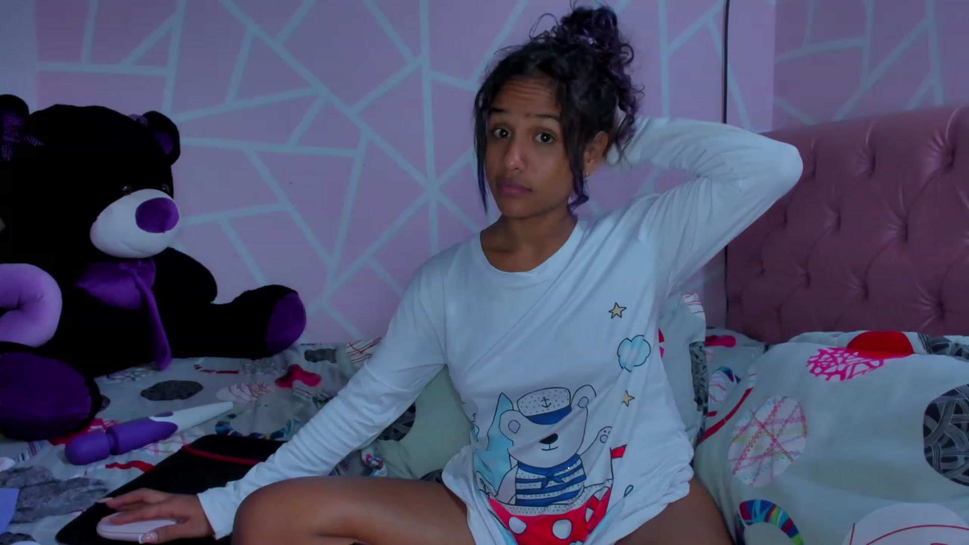 Gallery image thumbnail from Violet_Fit's myfreecams stream on, 06/21/2023, 08:25 image 10 of 20