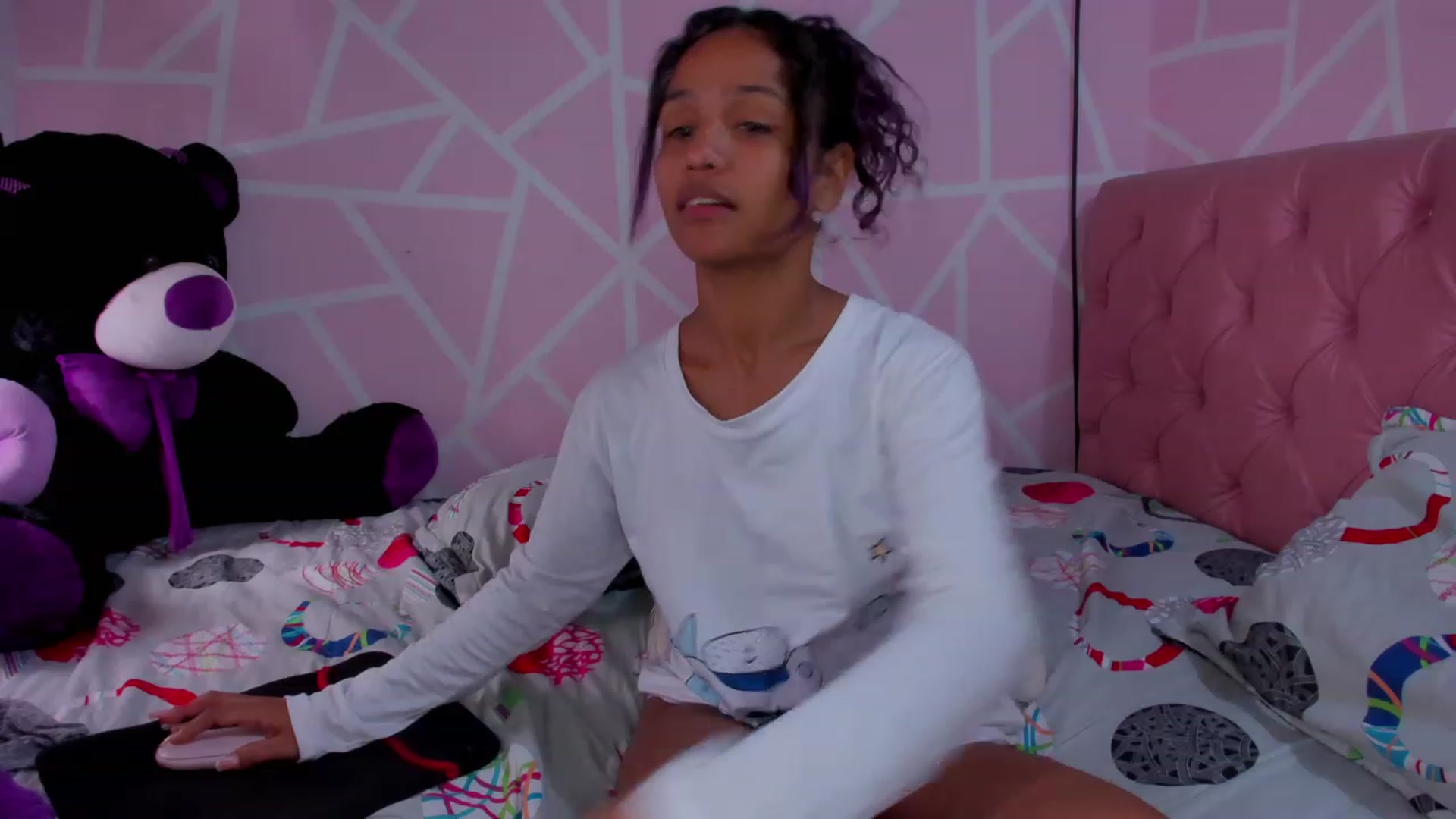 Gallery image thumbnail from Violet_Fit's myfreecams stream on, 06/21/2023, 15:54 image 15 of 20
