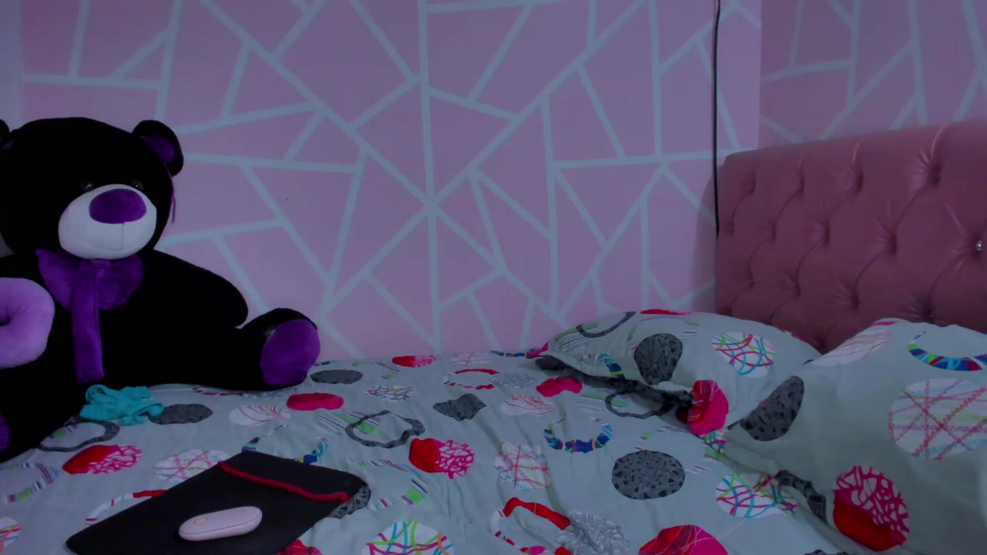 Gallery image thumbnail from Violet_Fit's myfreecams stream on, 06/24/2023, 20:16 image 11 of 20
