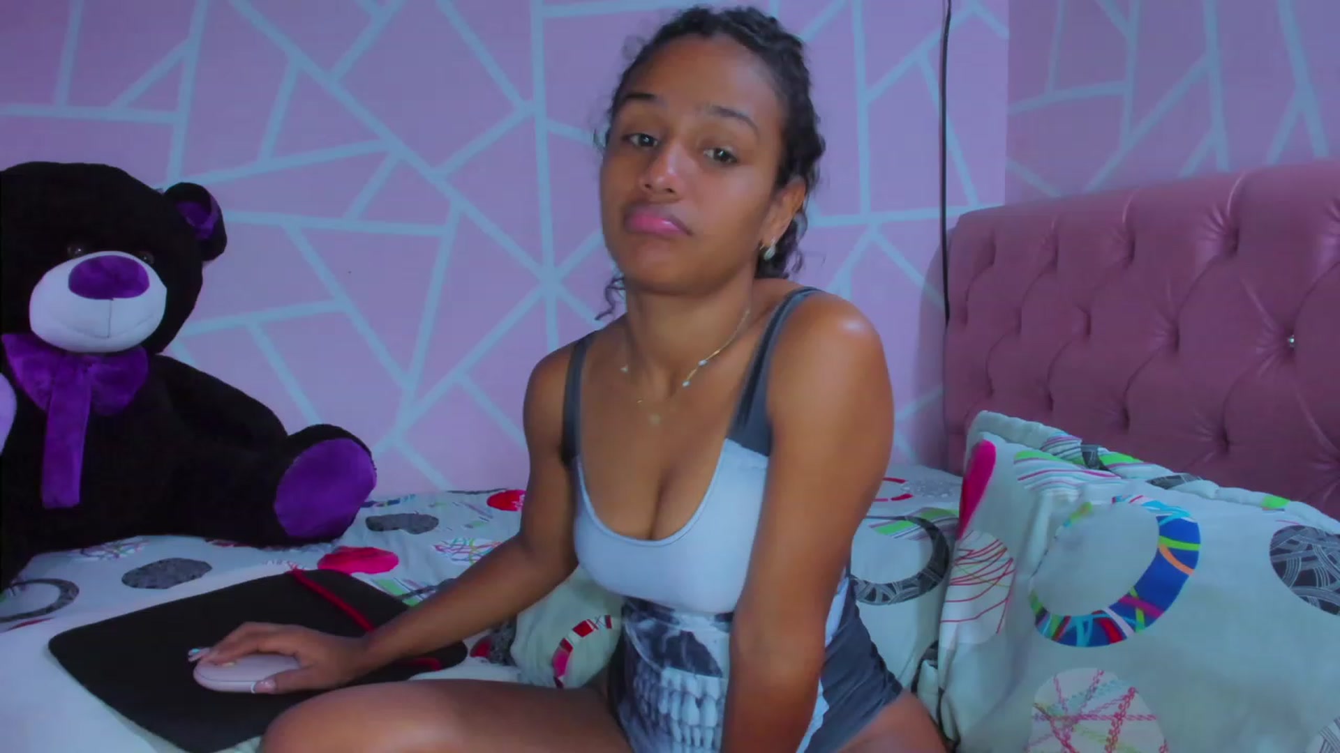 Gallery image thumbnail from Violet_Fit's myfreecams stream on, 06/26/2023, 13:30 image 15 of 20