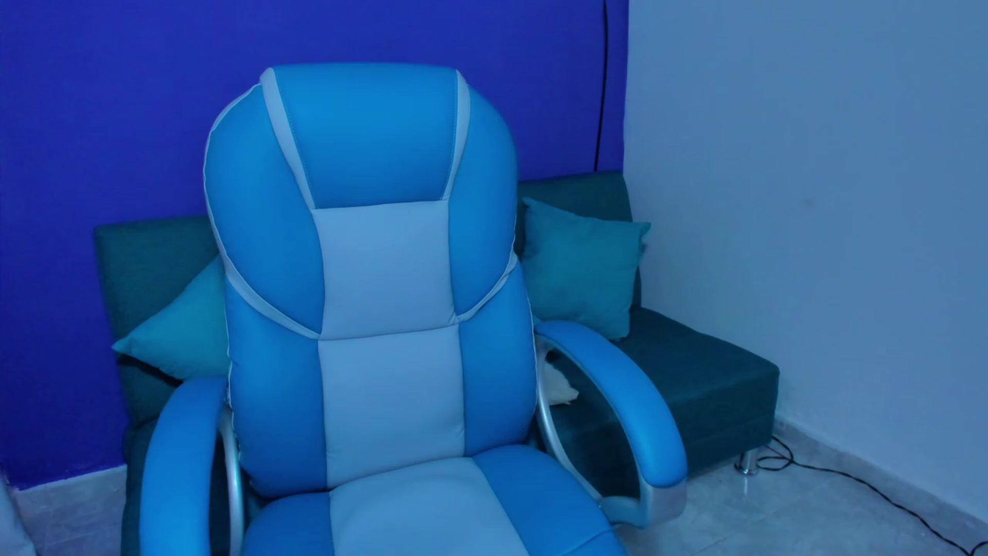 Gallery image thumbnail from Violet_Fit's myfreecams stream on, 07/12/2023, 15:04 image 9 of 20