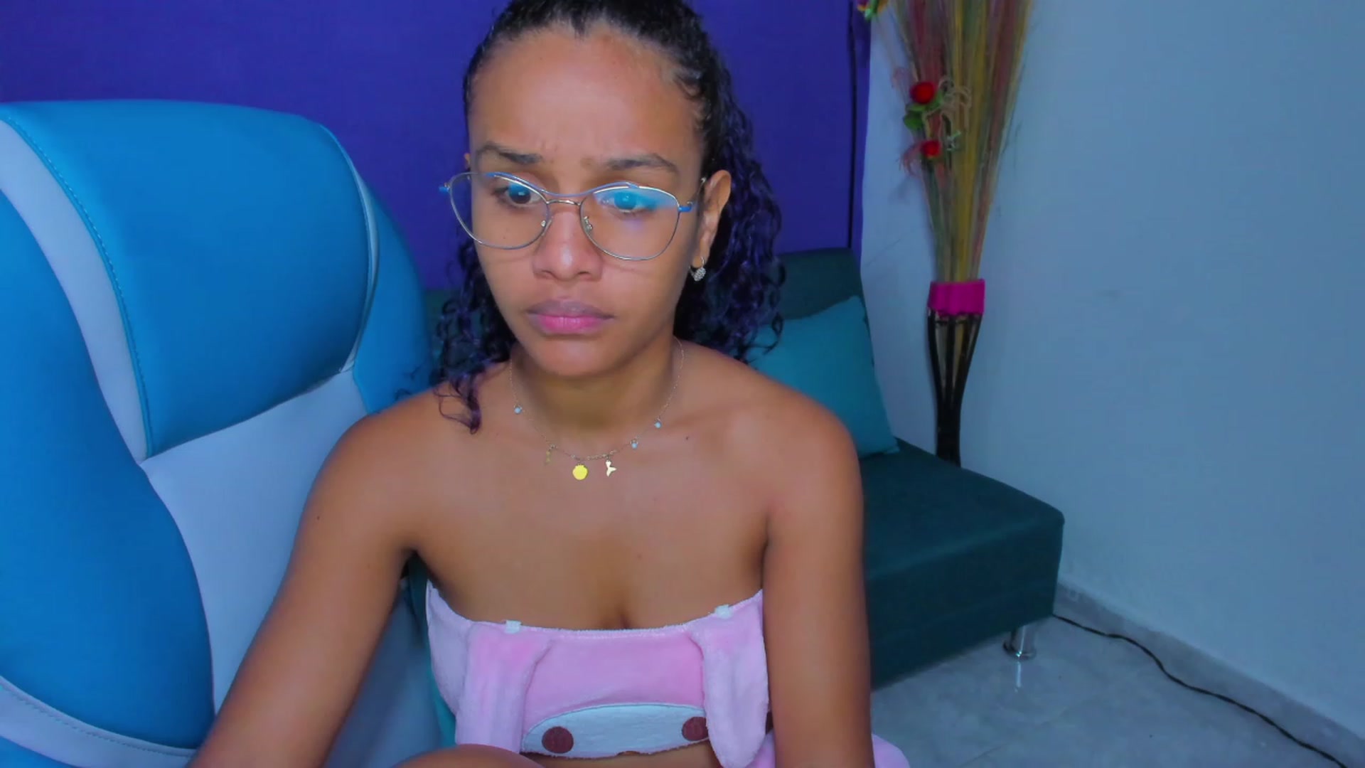 Gallery image thumbnail from Violet_Fit's myfreecams stream on, 07/14/2023, 12:49 image 14 of 20