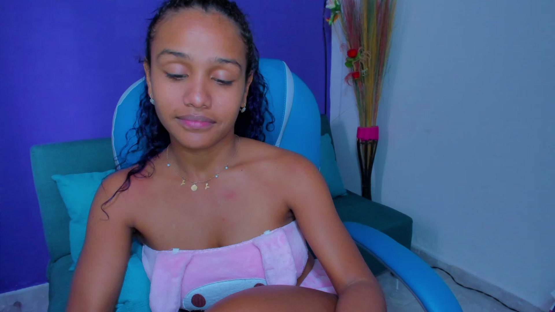 Gallery image thumbnail from Violet_Fit's myfreecams stream on, 07/14/2023, 14:25 image 19 of 20