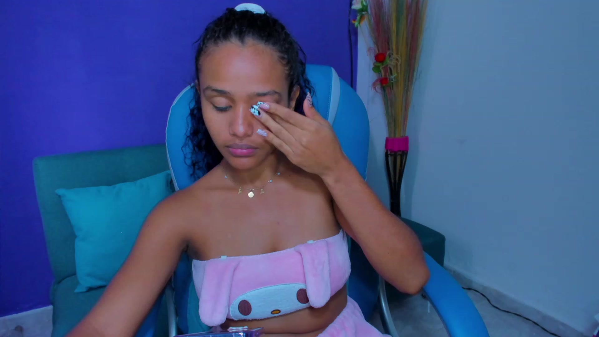Gallery image thumbnail from Violet_Fit's myfreecams stream on, 07/14/2023, 14:25 image 15 of 20