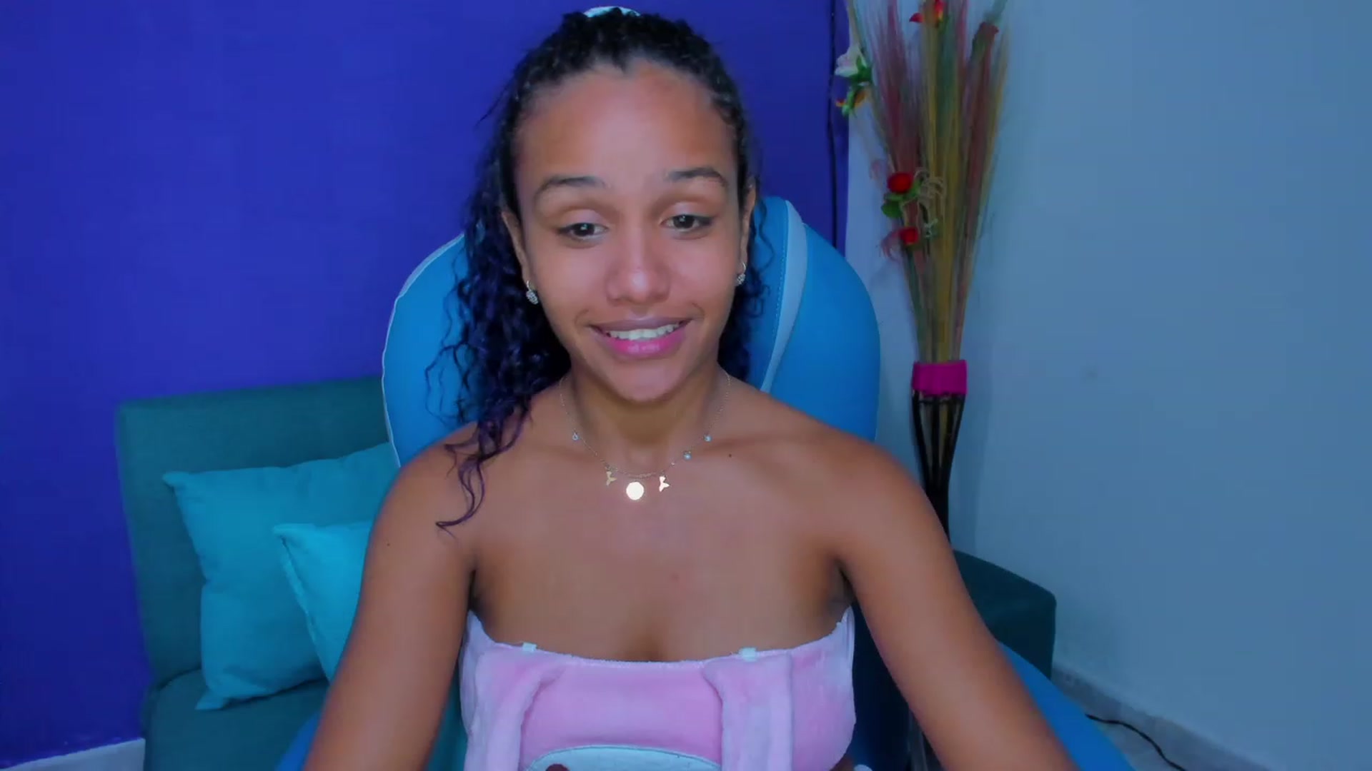 Gallery image thumbnail from Violet_Fit's myfreecams stream on, 07/14/2023, 14:25 image 9 of 20