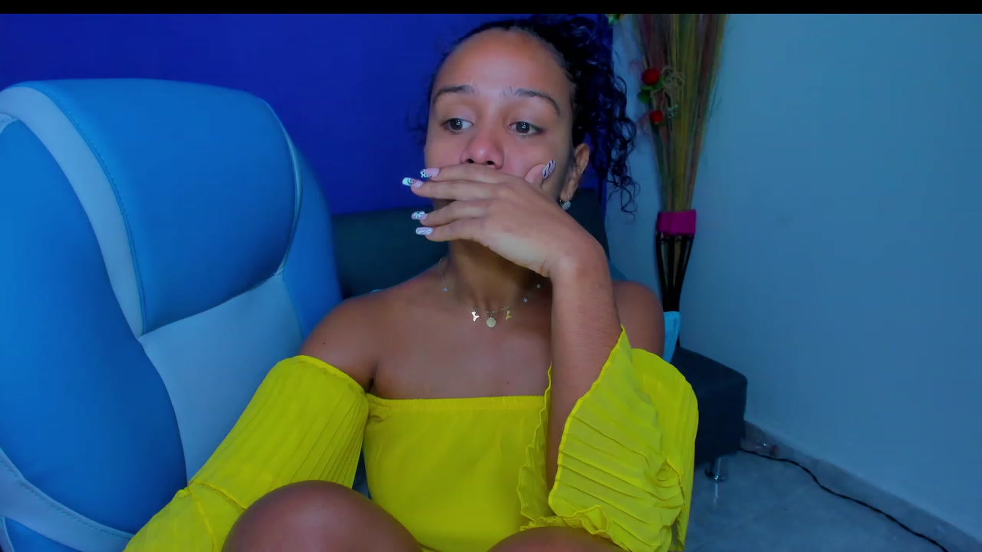 Gallery image thumbnail from Violet_Fit's myfreecams stream on, 07/15/2023, 16:33 image 11 of 20