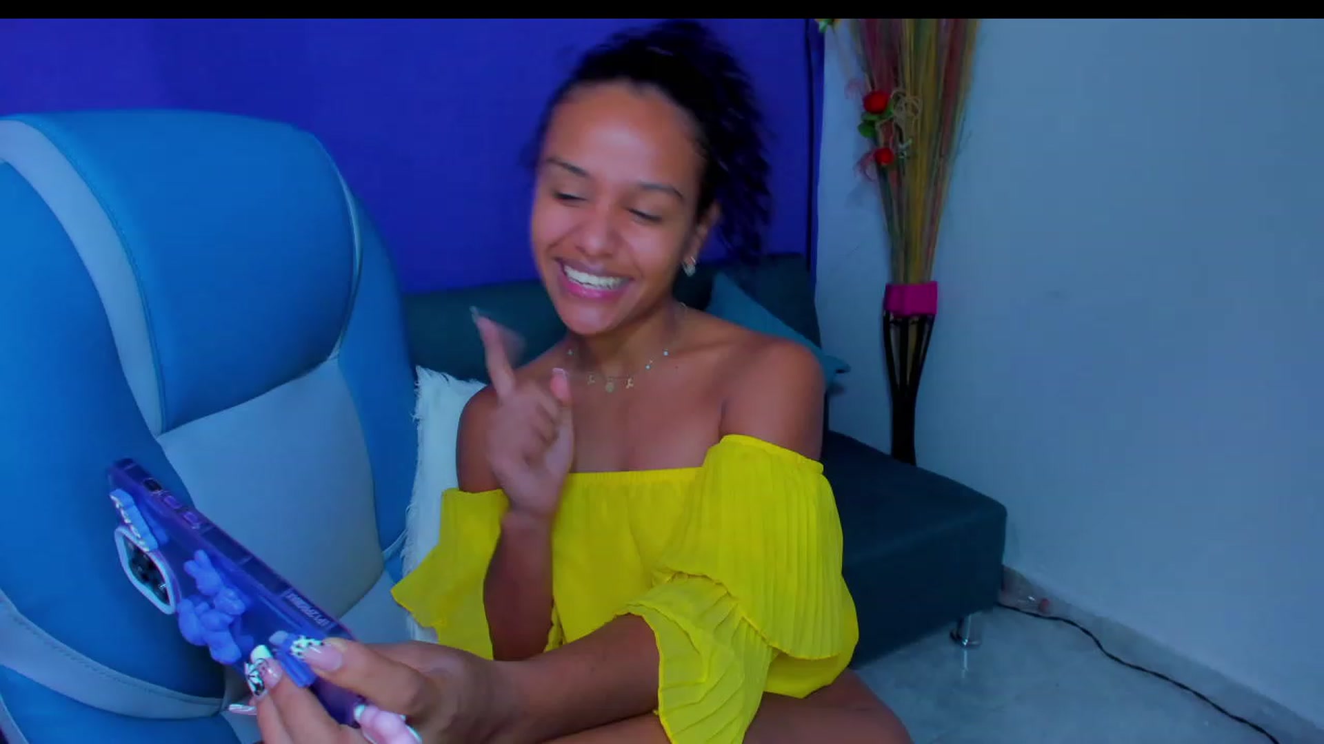 Gallery image thumbnail from Violet_Fit's myfreecams stream on, 07/15/2023, 16:33 image 9 of 20