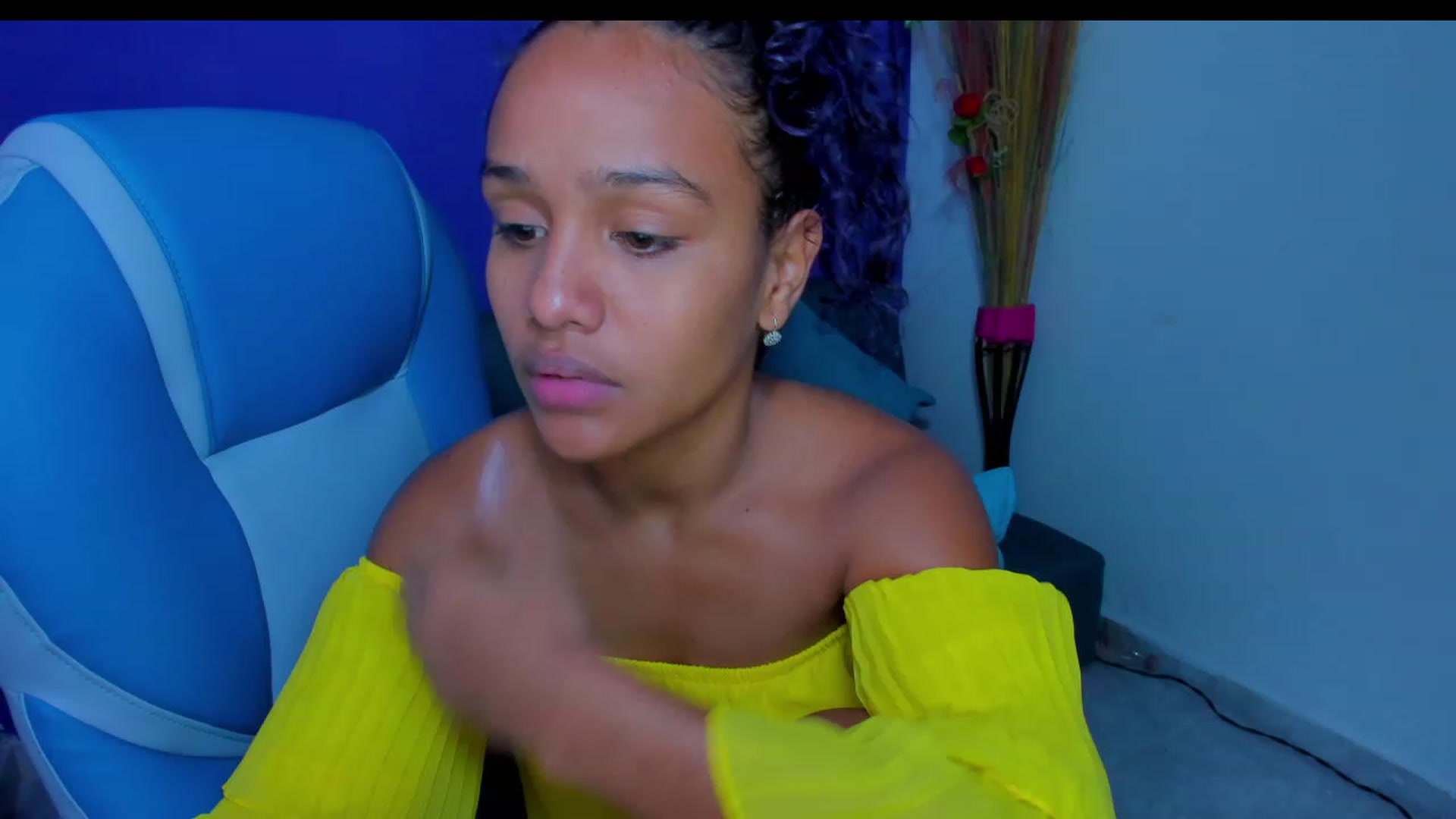 Gallery image thumbnail from Violet_Fit's myfreecams stream on, 07/15/2023, 16:33 image 1 of 20