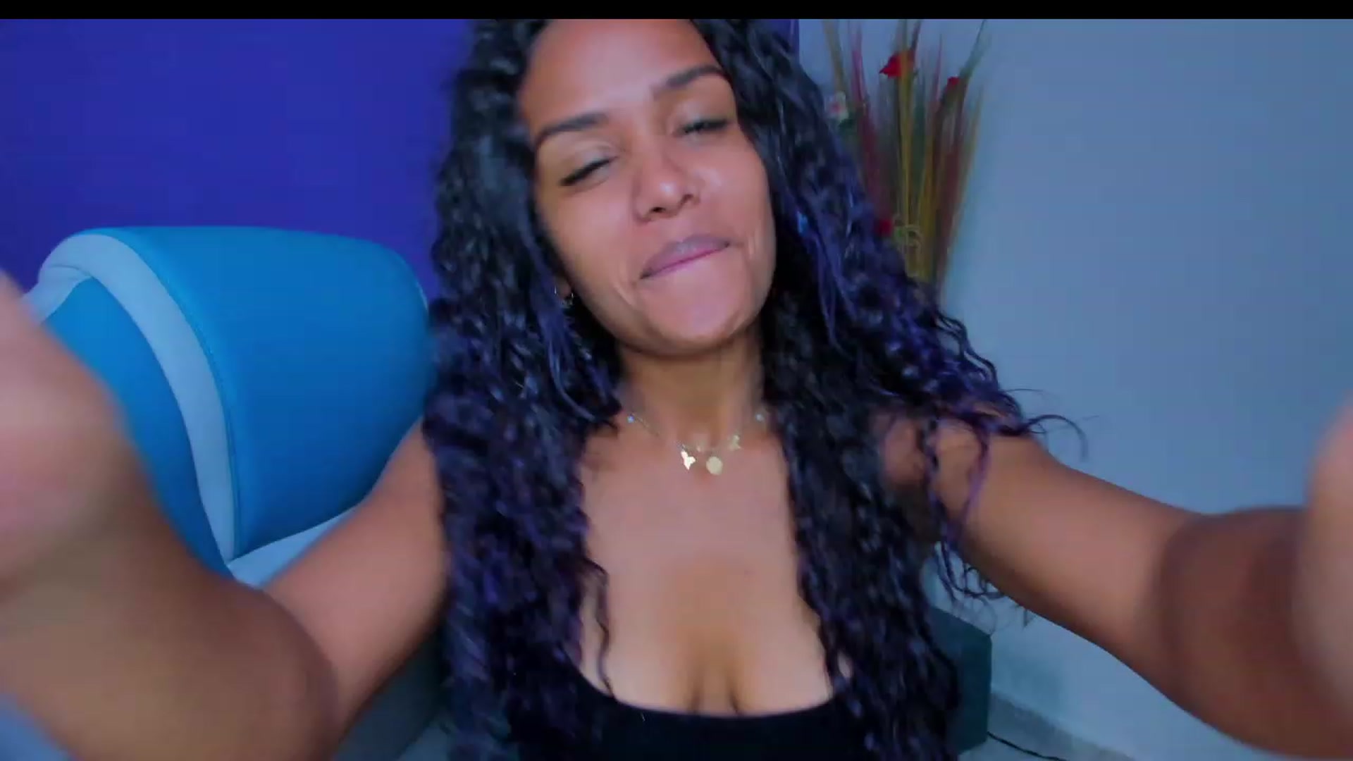 Gallery image thumbnail from Violet_Fit's myfreecams stream on, 07/17/2023, 13:43 image 8 of 20