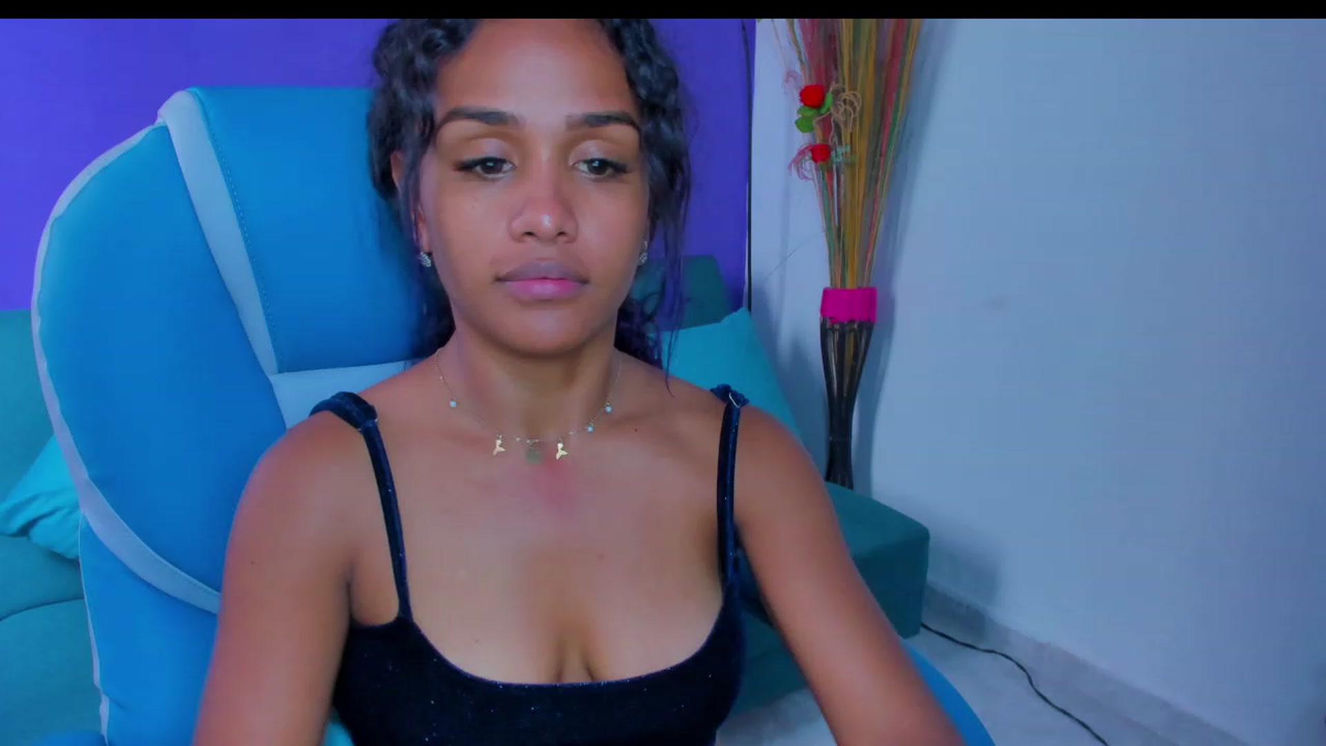 Gallery image thumbnail from Violet_Fit's myfreecams stream on, 07/17/2023, 16:10 image 19 of 20