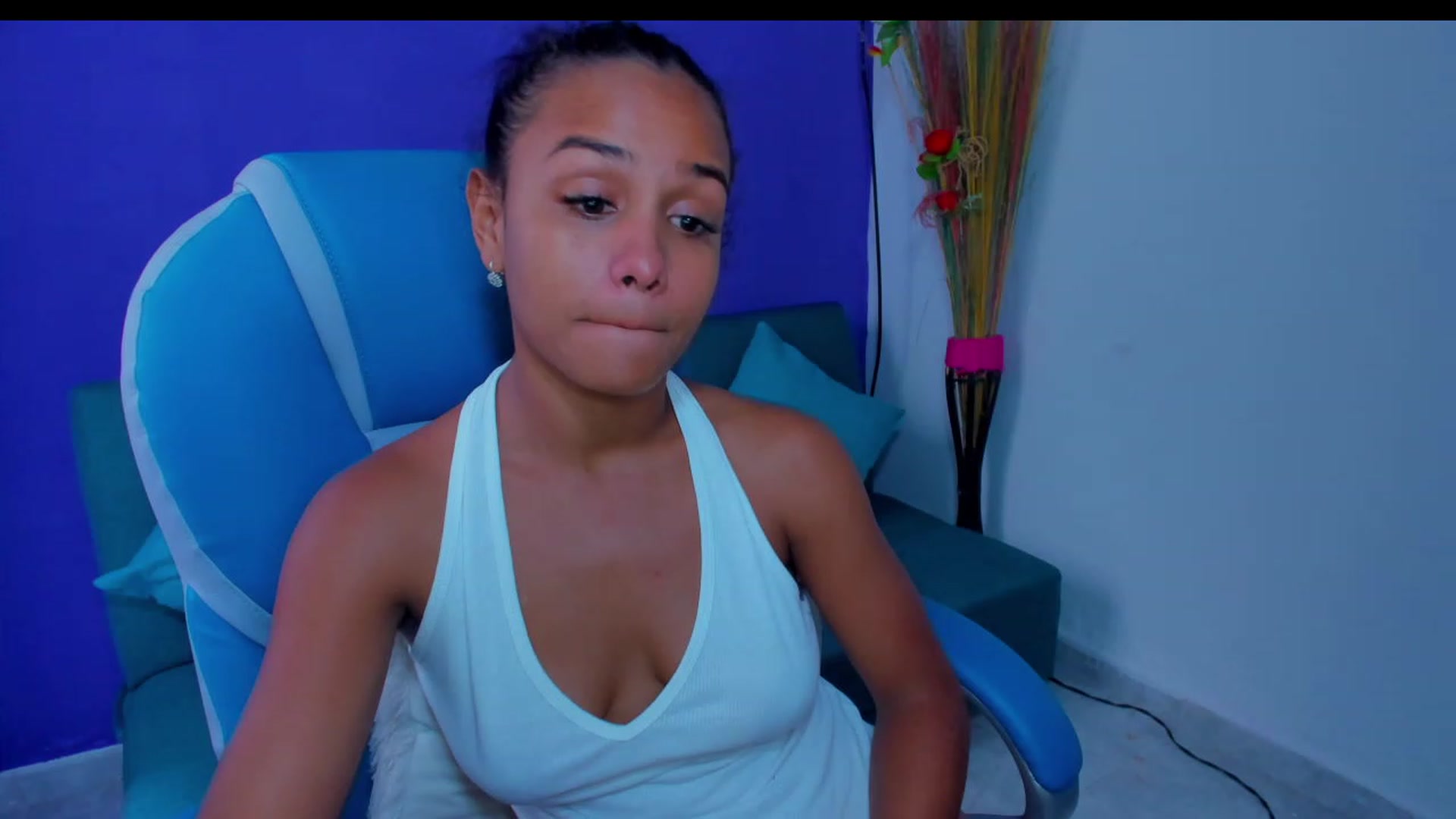 Gallery image thumbnail from Violet_Fit's myfreecams stream on, 07/19/2023, 17:58 image 15 of 20