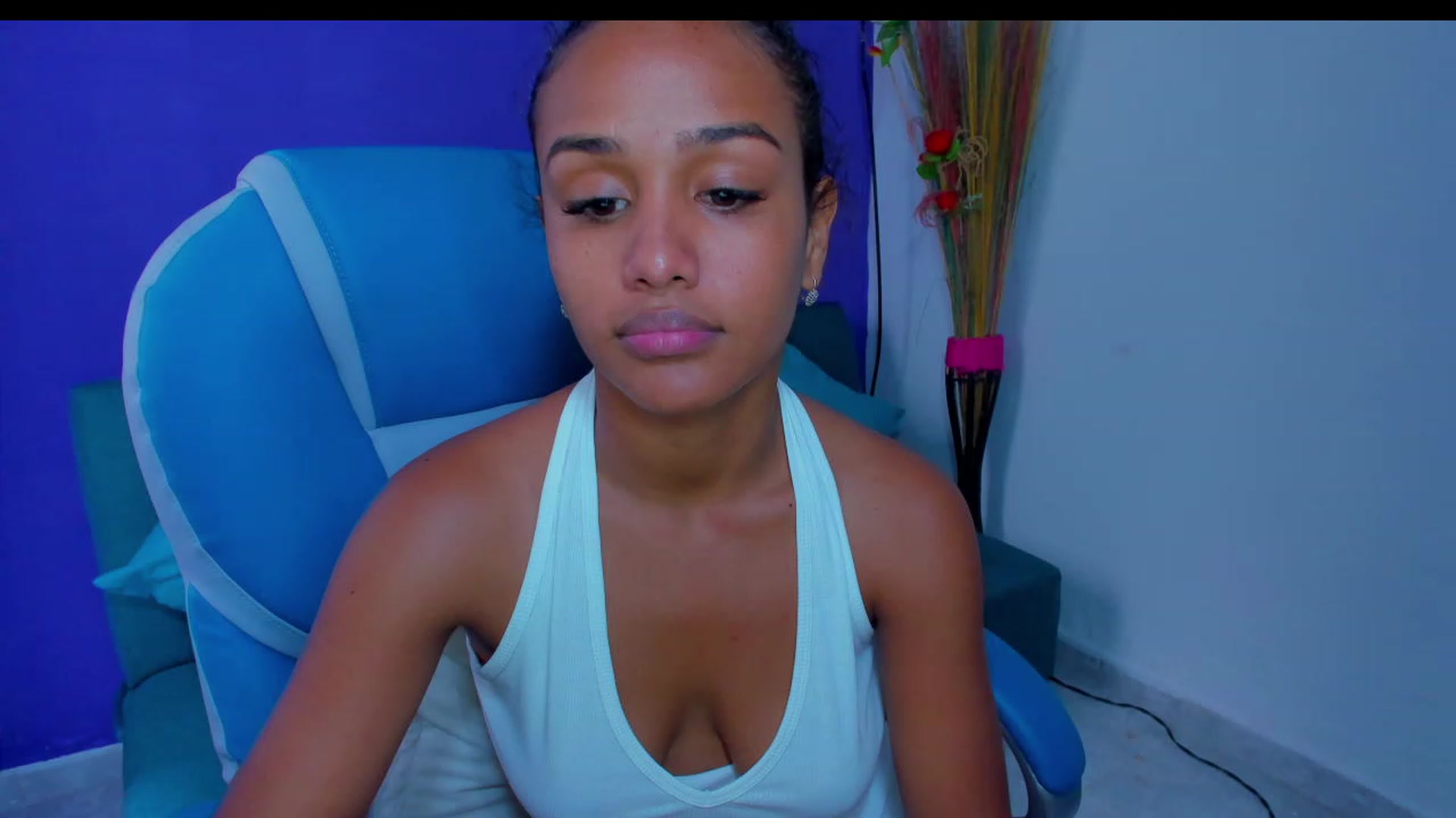 Gallery image thumbnail from Violet_Fit's myfreecams stream on, 07/19/2023, 17:58 image 14 of 20