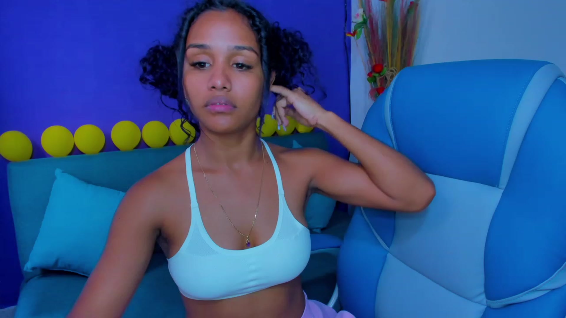 Gallery image thumbnail from Violet_Fit's myfreecams stream on, 07/22/2023, 15:46 image 16 of 20