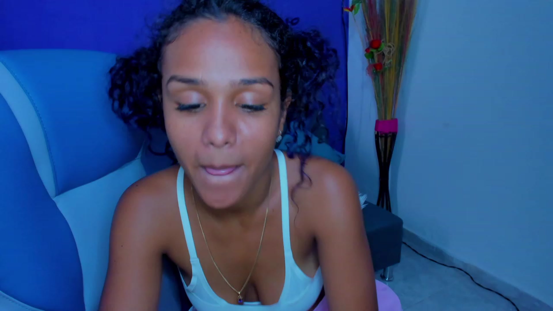 Gallery image thumbnail from Violet_Fit's myfreecams stream on, 07/22/2023, 17:24 image 17 of 20
