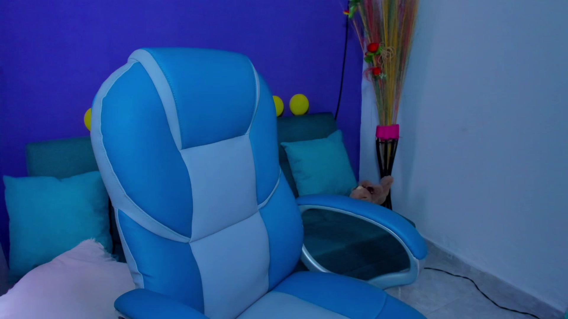 Gallery image thumbnail from Violet_Fit's myfreecams stream on, 07/27/2023, 15:16 image 11 of 20