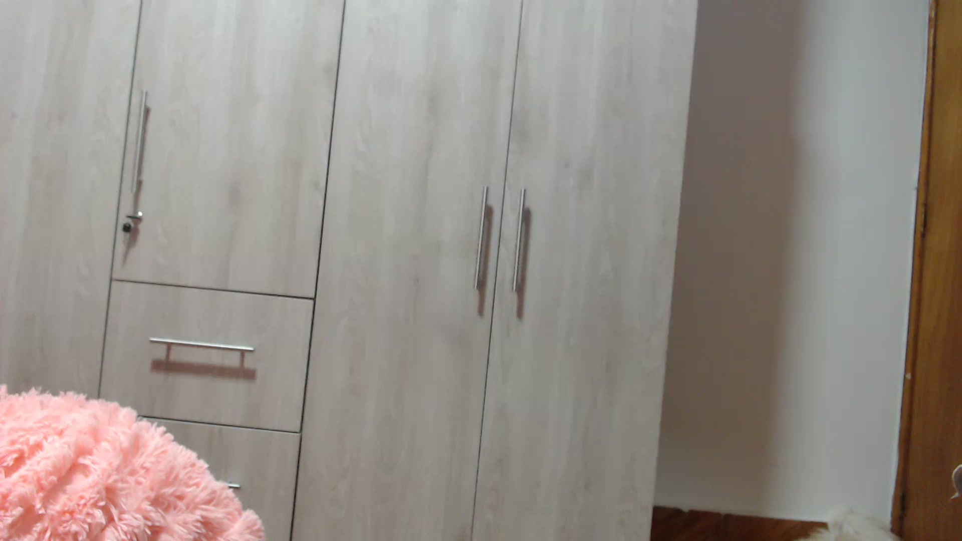 Gallery image thumbnail from Violet_Mart's myfreecams stream on, 03/12/2024, 03:00 image 1 of 20