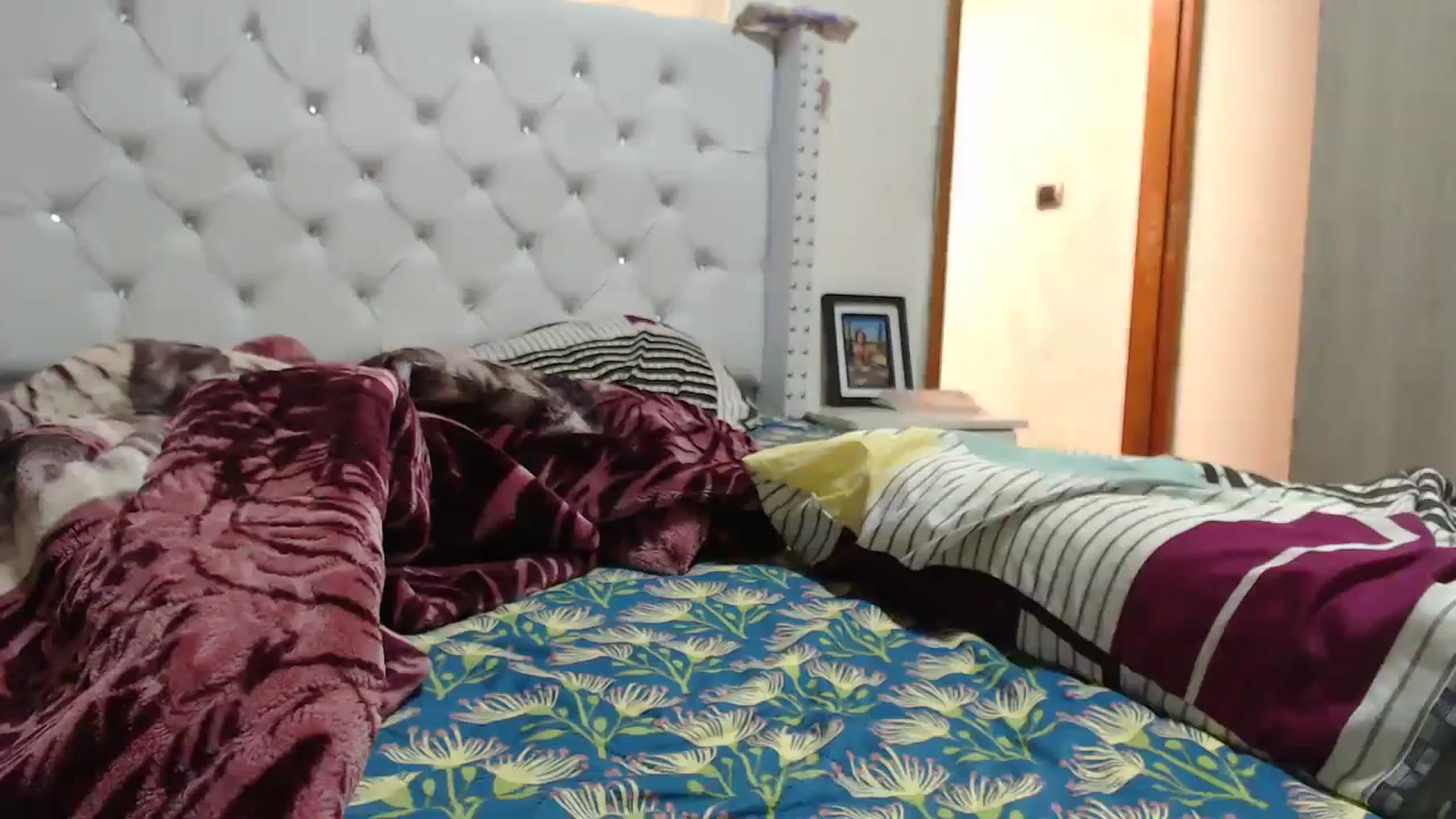 Gallery image thumbnail from Violet_Mart's myfreecams stream on, 04/02/2024, 13:27 image 14 of 20