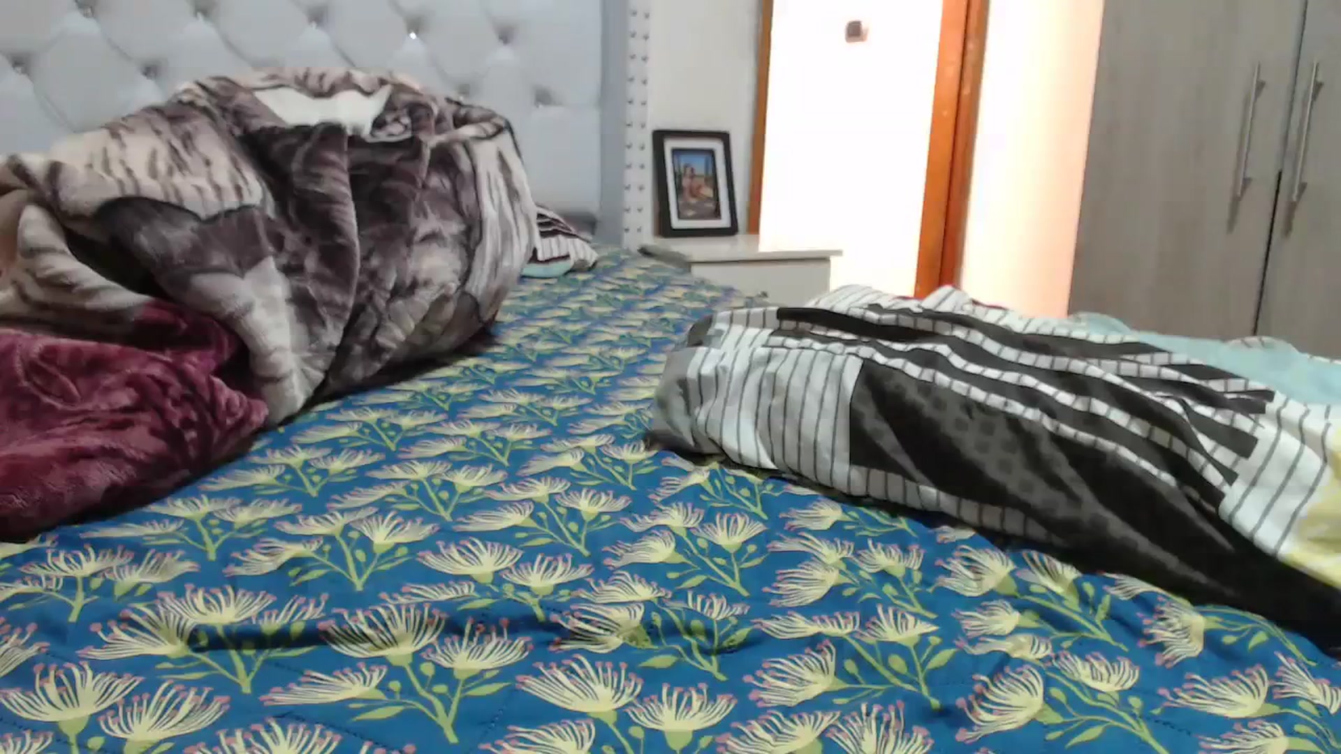 Gallery image thumbnail from Violet_Mart's myfreecams stream on, 04/03/2024, 16:16 image 9 of 20