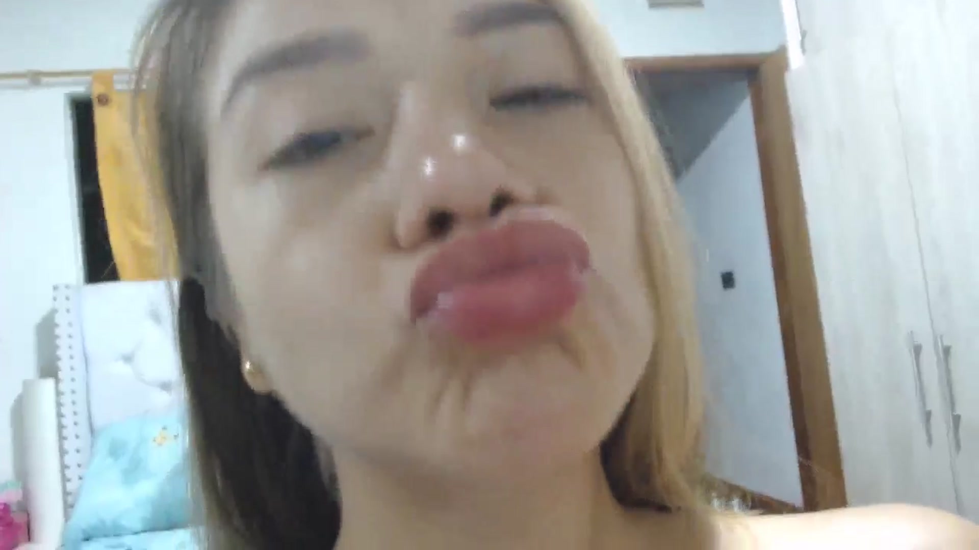 Gallery image thumbnail from Violet_Mart's myfreecams stream on, 06/21/2024, 02:14 image 9 of 20