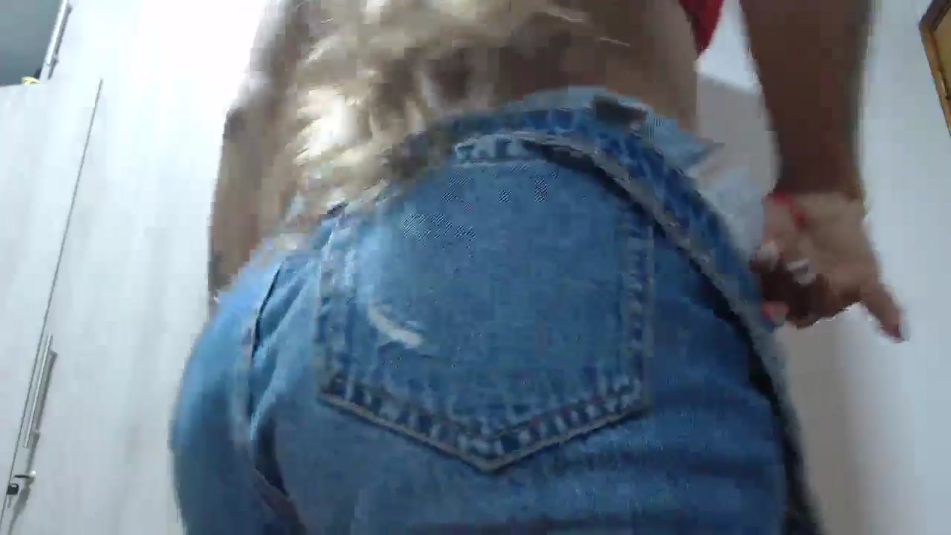 Gallery image thumbnail from Violet_Mart's myfreecams stream on, 07/27/2024, 02:24 image 8 of 20