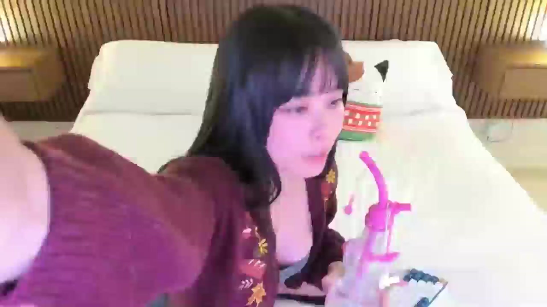 Gallery image thumbnail from Violet__'s myfreecams stream on, 12/08/2025, 24:47 image 19 of 20
