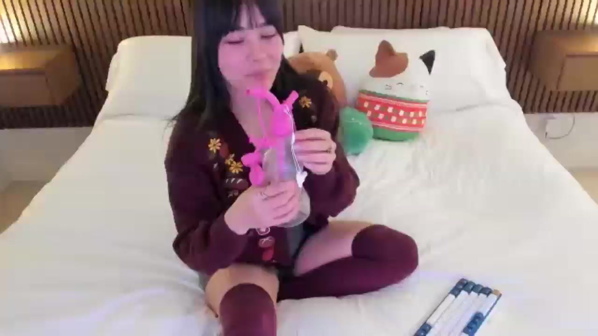 Gallery image thumbnail from Violet__'s myfreecams stream on, 12/08/2025, 24:47 image 14 of 20