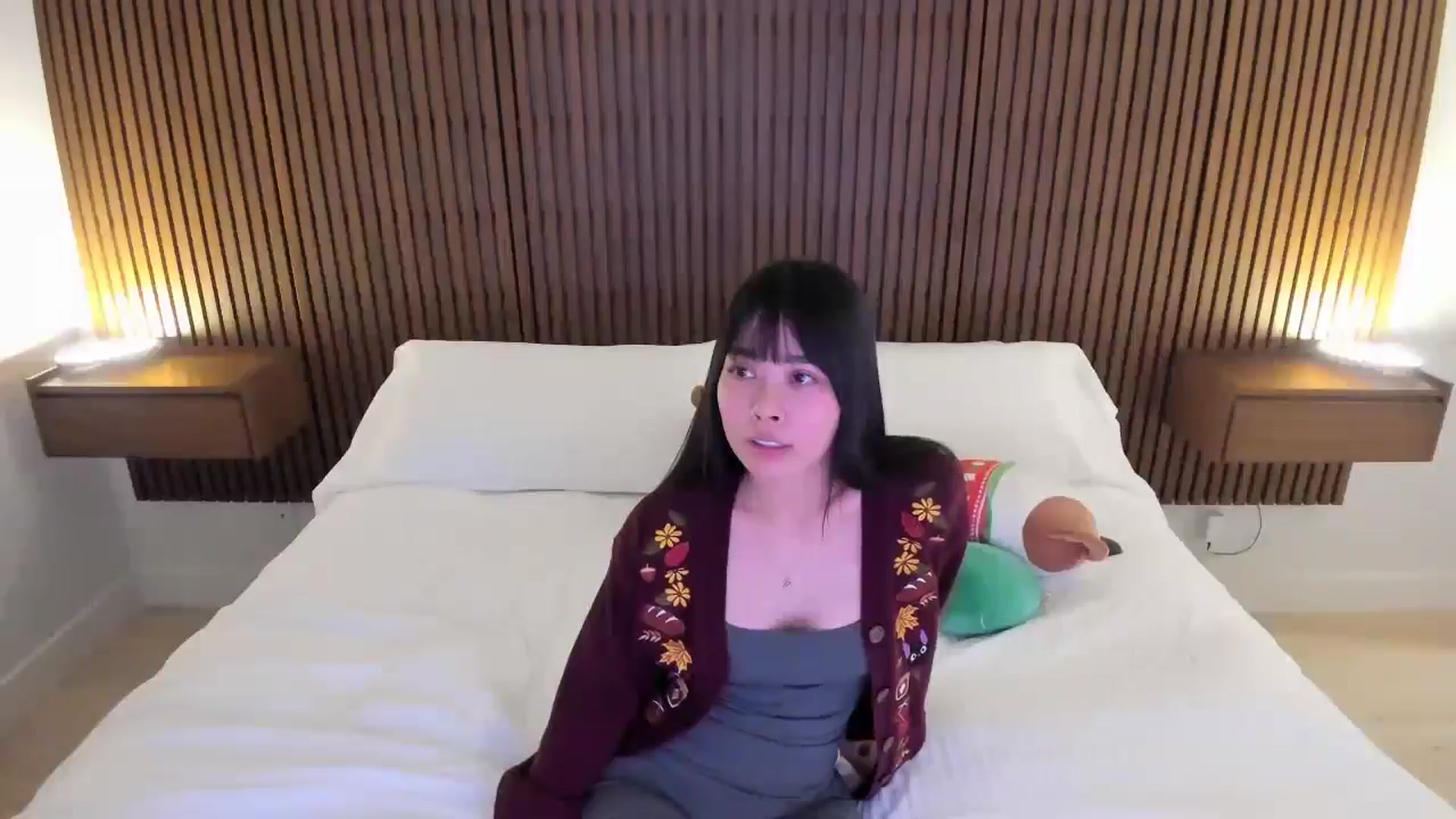 Gallery image thumbnail from Violet__'s myfreecams stream on, 12/08/2025, 03:11 image 15 of 20