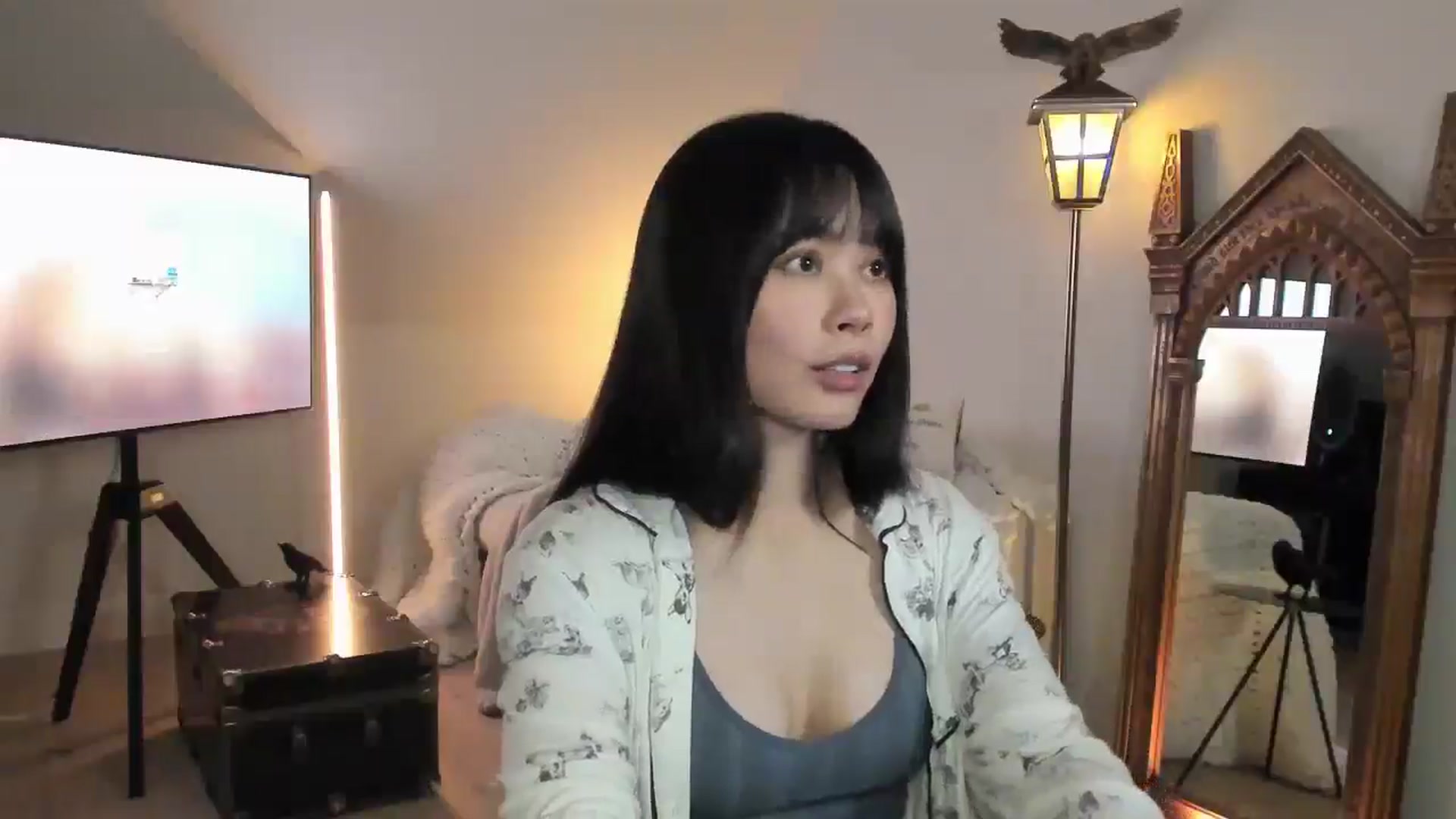 Gallery image thumbnail from Violet__'s myfreecams stream on, 12/31/2025, 05:17 image 9 of 20