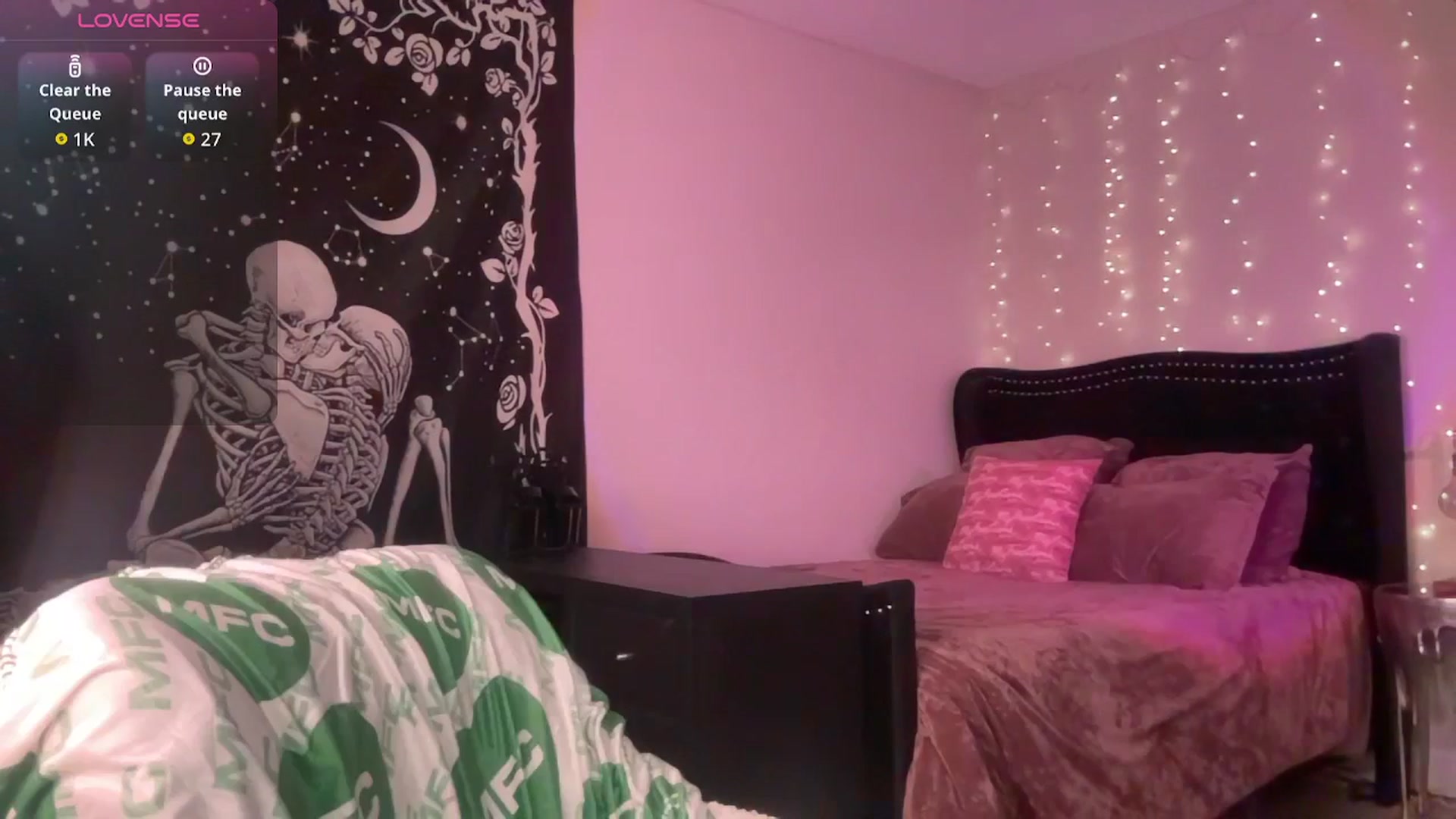 Gallery image thumbnail from Violetfoxx's myfreecams stream on, 05/06/2026, 02:31 image 4 of 20