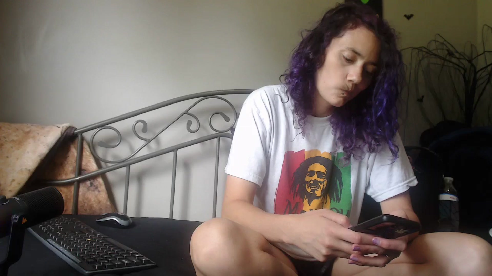 Gallery image thumbnail from Violethooper1's myfreecams stream on, 05/24/2024, 15:18 image 14 of 20