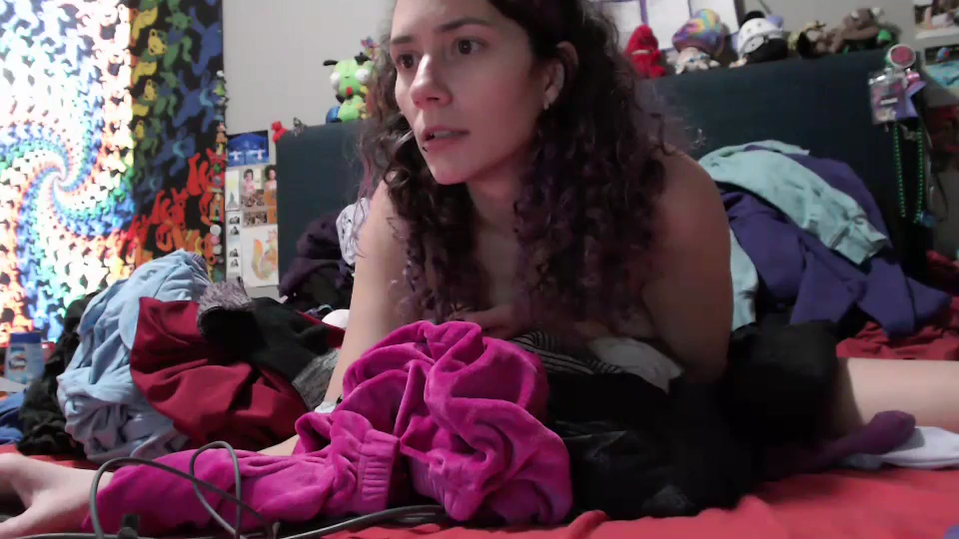 Gallery image thumbnail from Violethooper1's myfreecams stream on, 01/07/2025, 17:04 image 13 of 20