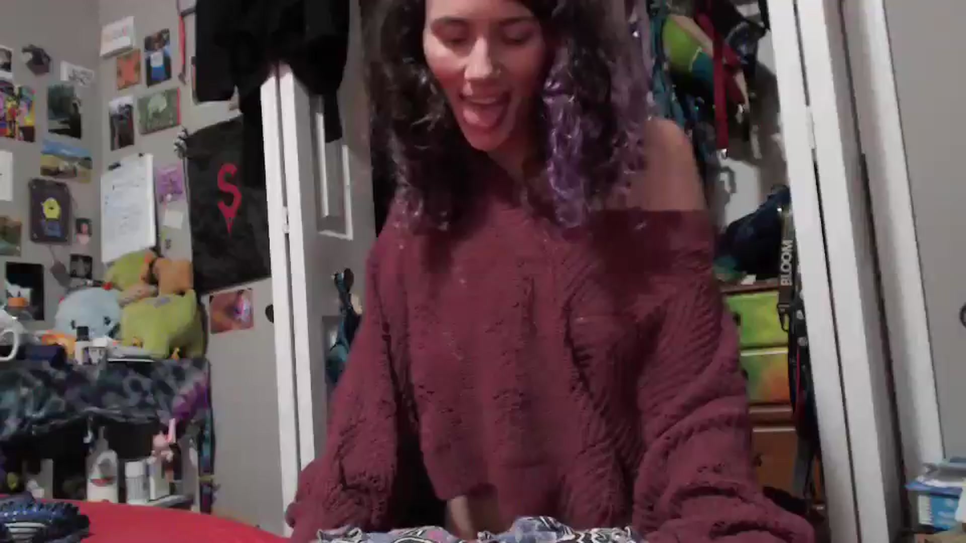 Gallery image thumbnail from Violethooper1's myfreecams stream on, 01/07/2025, 18:51 image 6 of 20