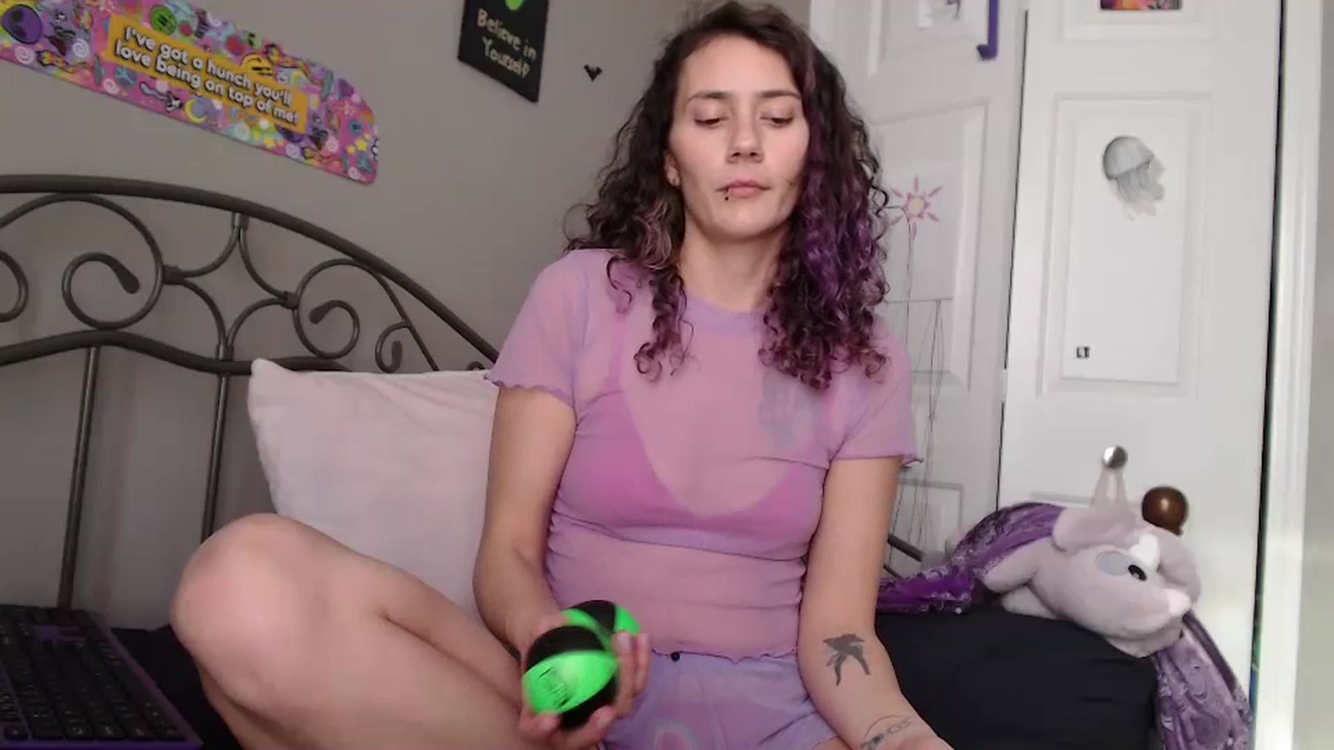 Gallery image thumbnail from Violethooper1's myfreecams stream on, 01/17/2025, 18:11 image 5 of 20