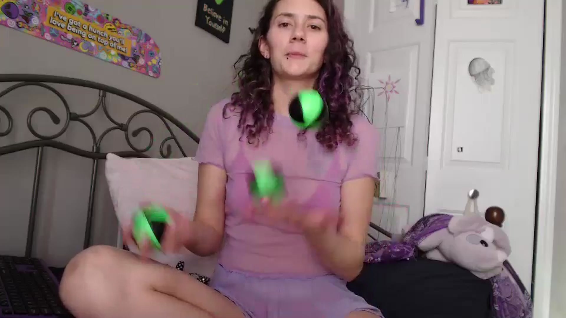Gallery image thumbnail from Violethooper1's myfreecams stream on, 01/17/2025, 18:11 image 10 of 20