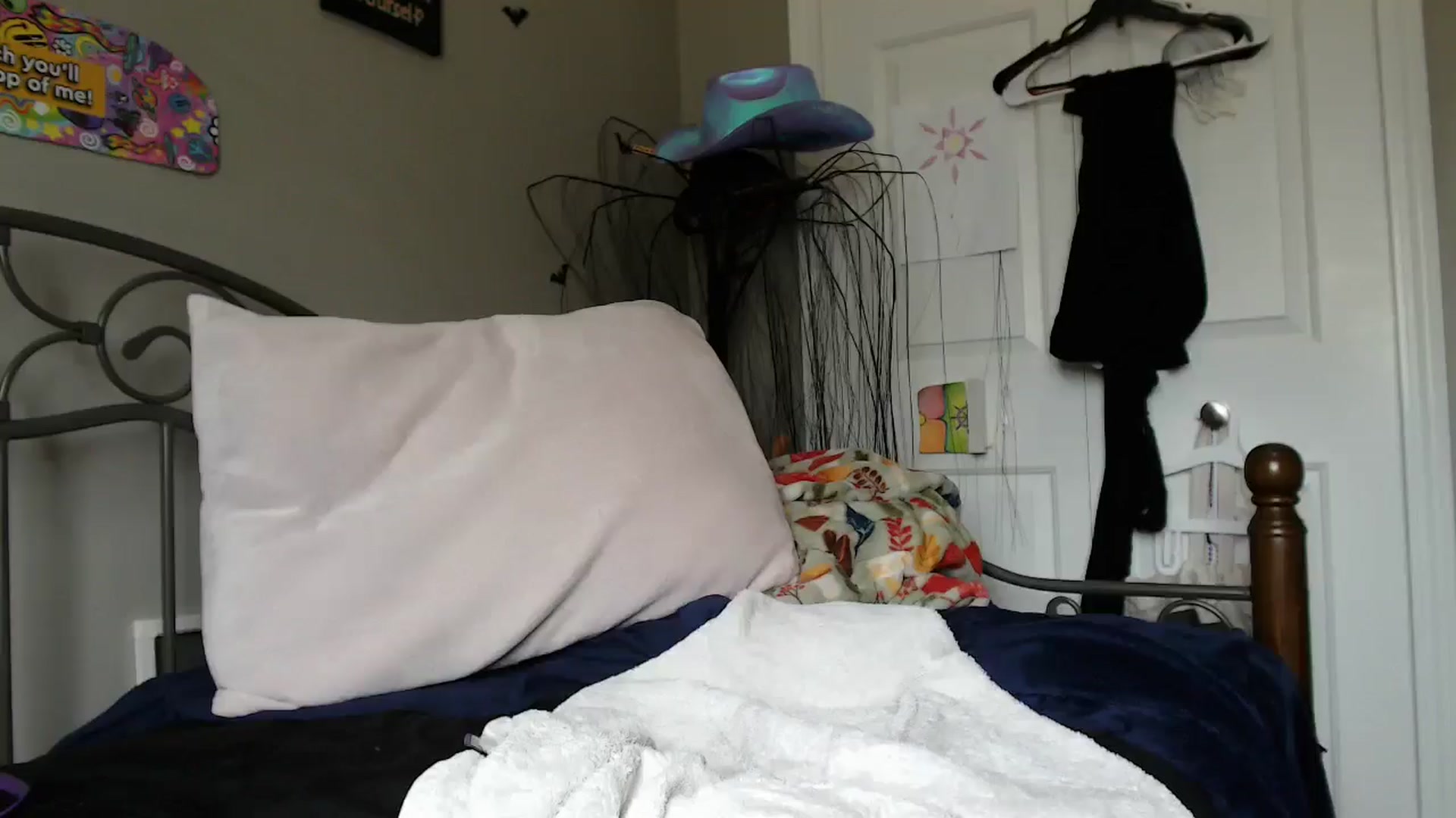 Gallery image thumbnail from Violethooper1's myfreecams stream on, 04/28/2025, 16:59 image 9 of 20