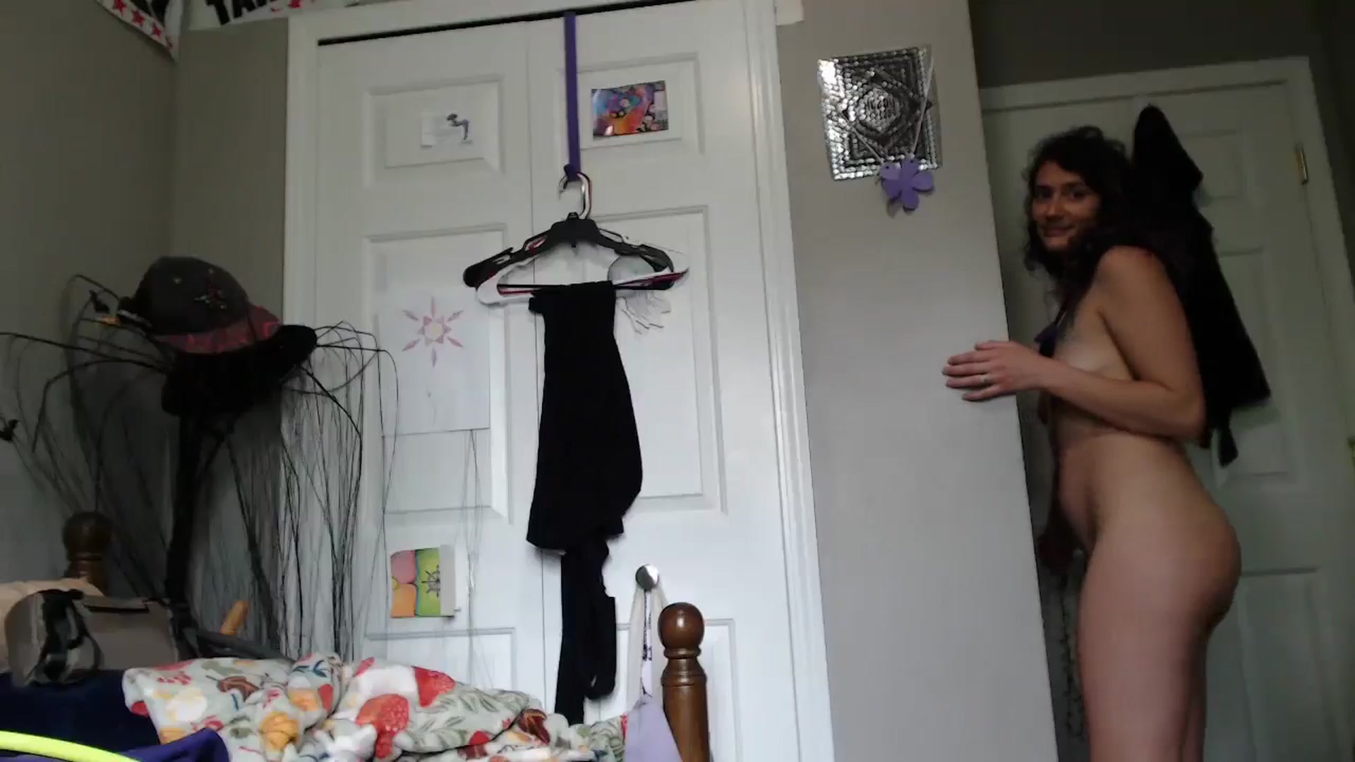 Gallery image thumbnail from Violethooper1's myfreecams stream on, 05/20/2025, 17:30 image 15 of 20