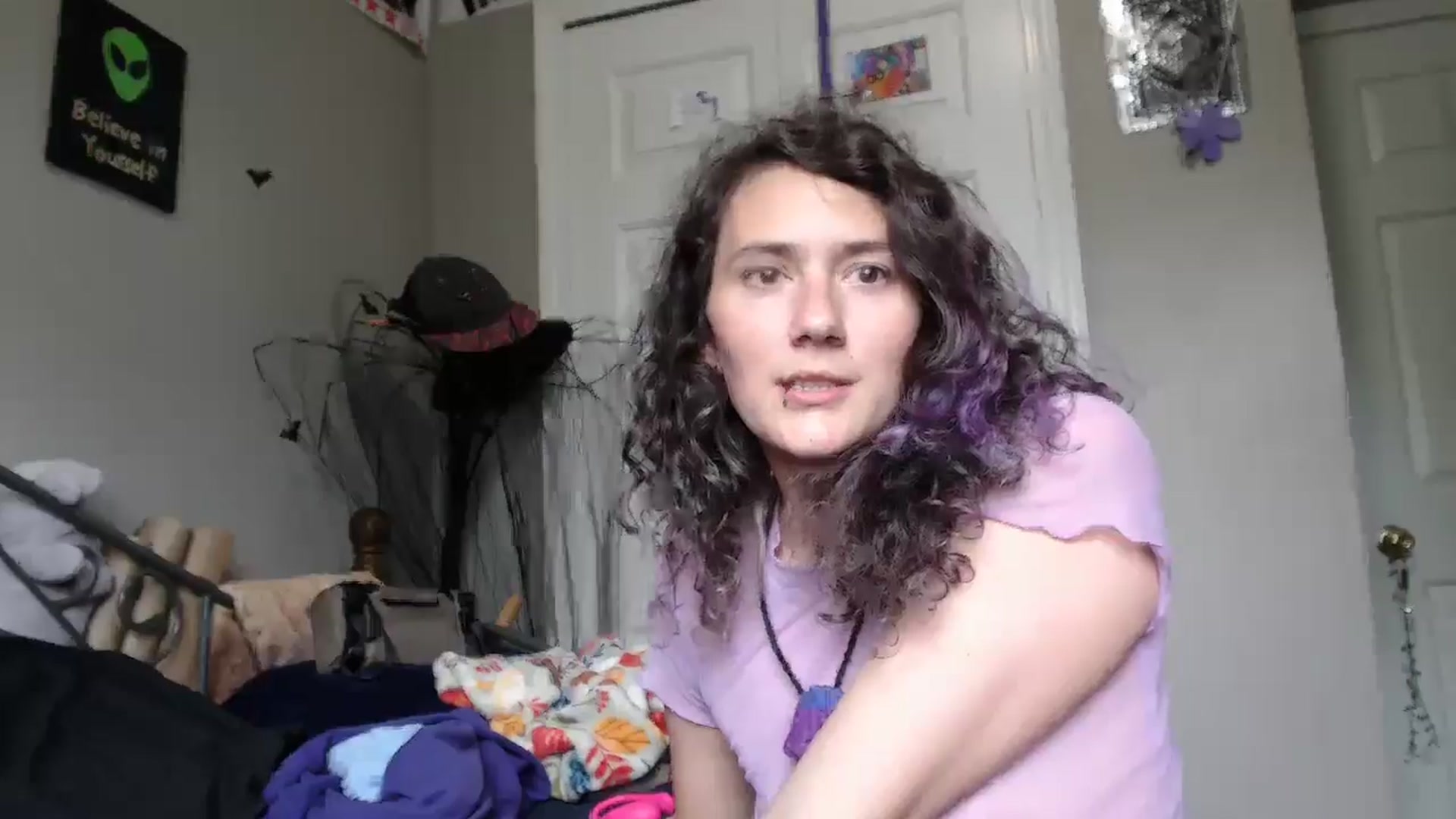 Gallery image thumbnail from Violethooper1's myfreecams stream on, 05/20/2025, 17:30 image 10 of 20