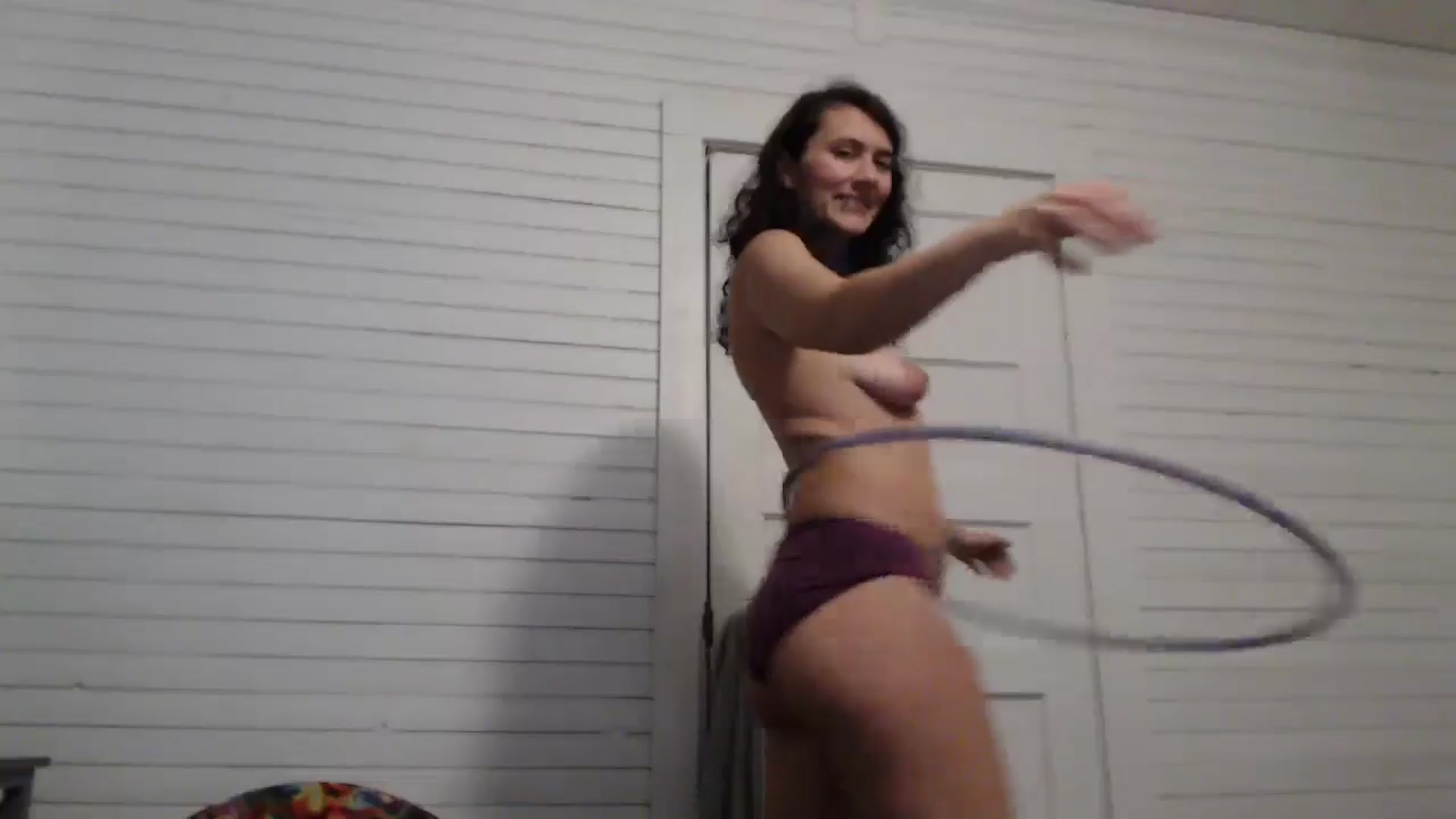 Gallery image thumbnail from Violethooper1's myfreecams stream on, 12/08/2025, 09:37 image 5 of 20
