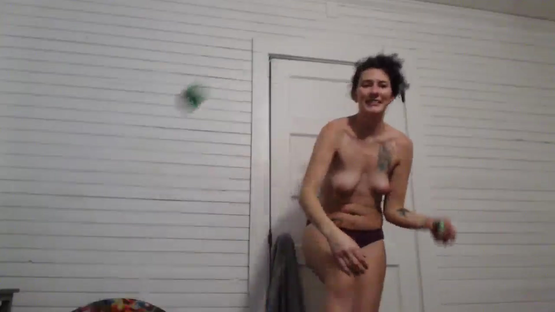 Gallery image thumbnail from Violethooper1's myfreecams stream on, 12/08/2025, 09:37 image 19 of 20